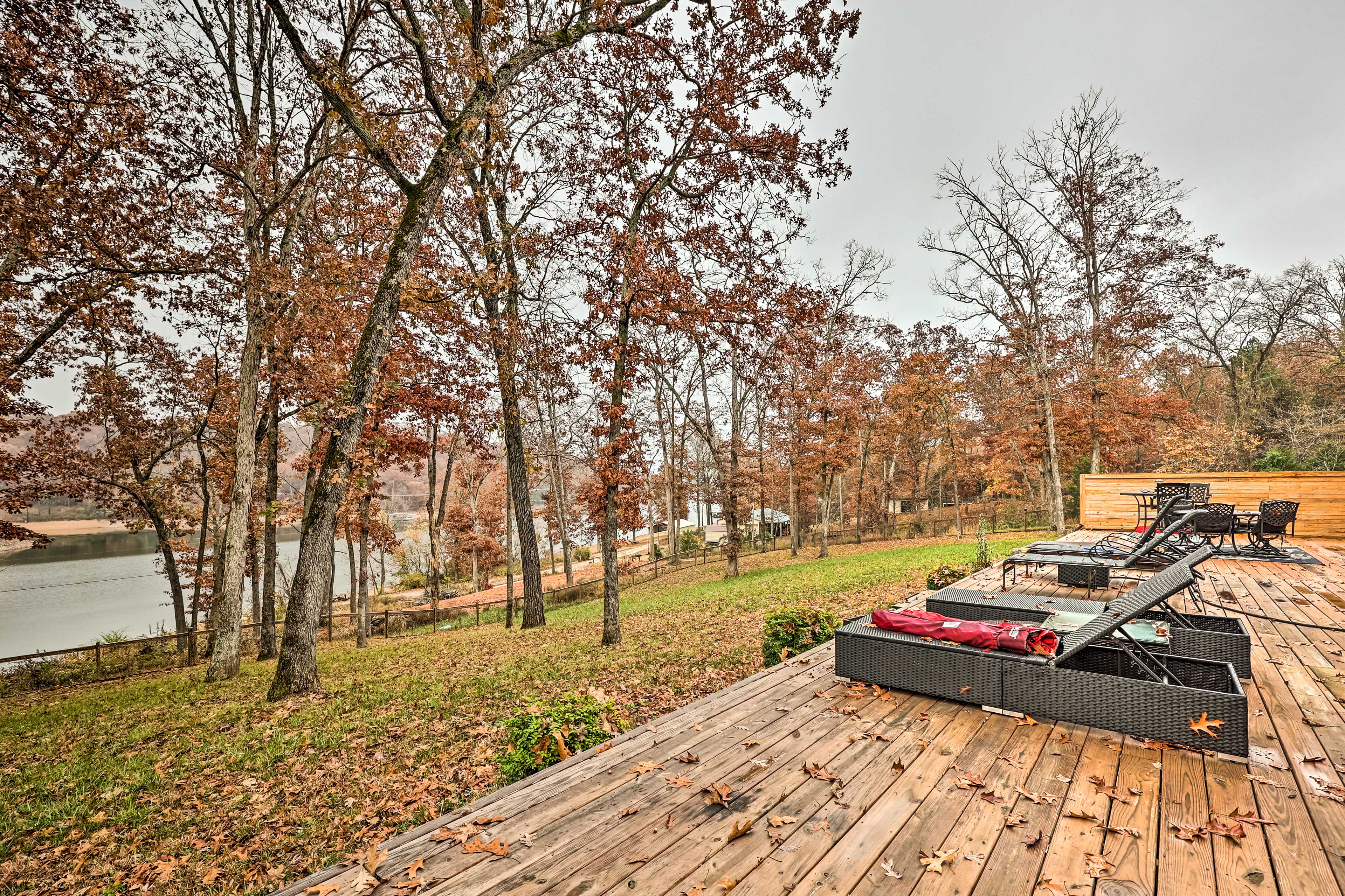 Lakefront Rogers Getaway w/ Hot Tub & Deck!