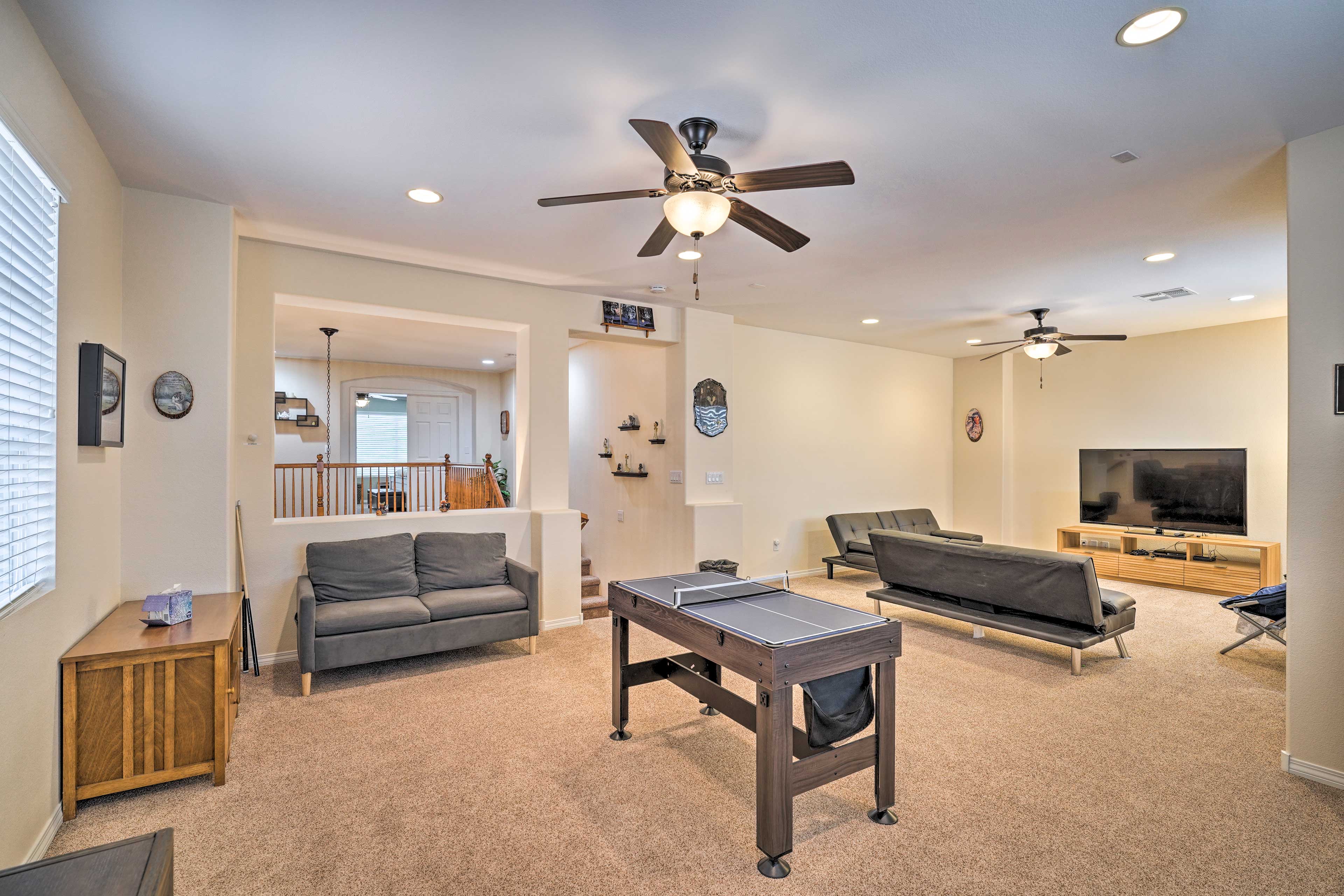 Spacious North Las Vegas Home w/ Yard