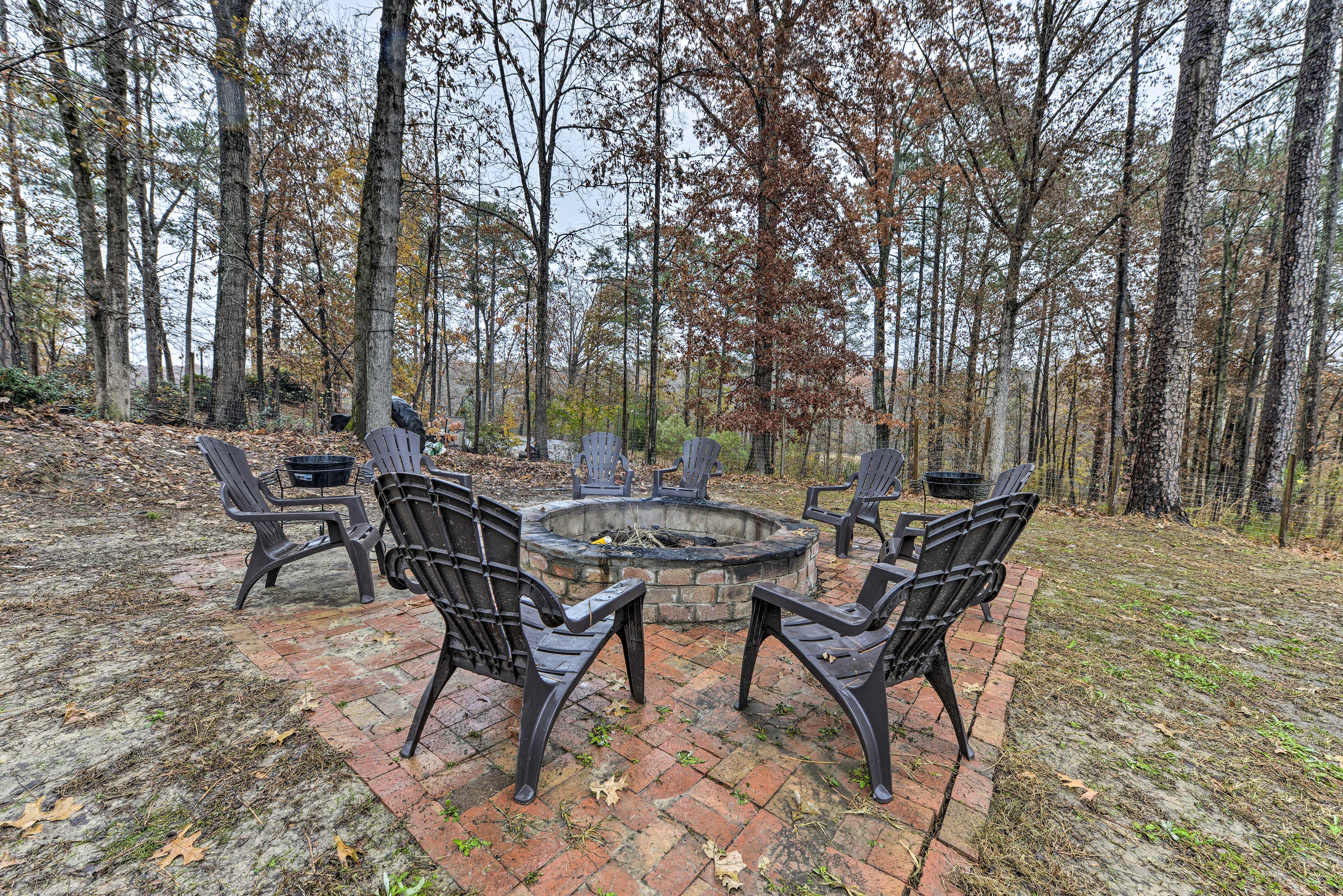 Property Image 2 - ‘Gentry Manor’ in Heartland Area 19 Mi to Raleigh!