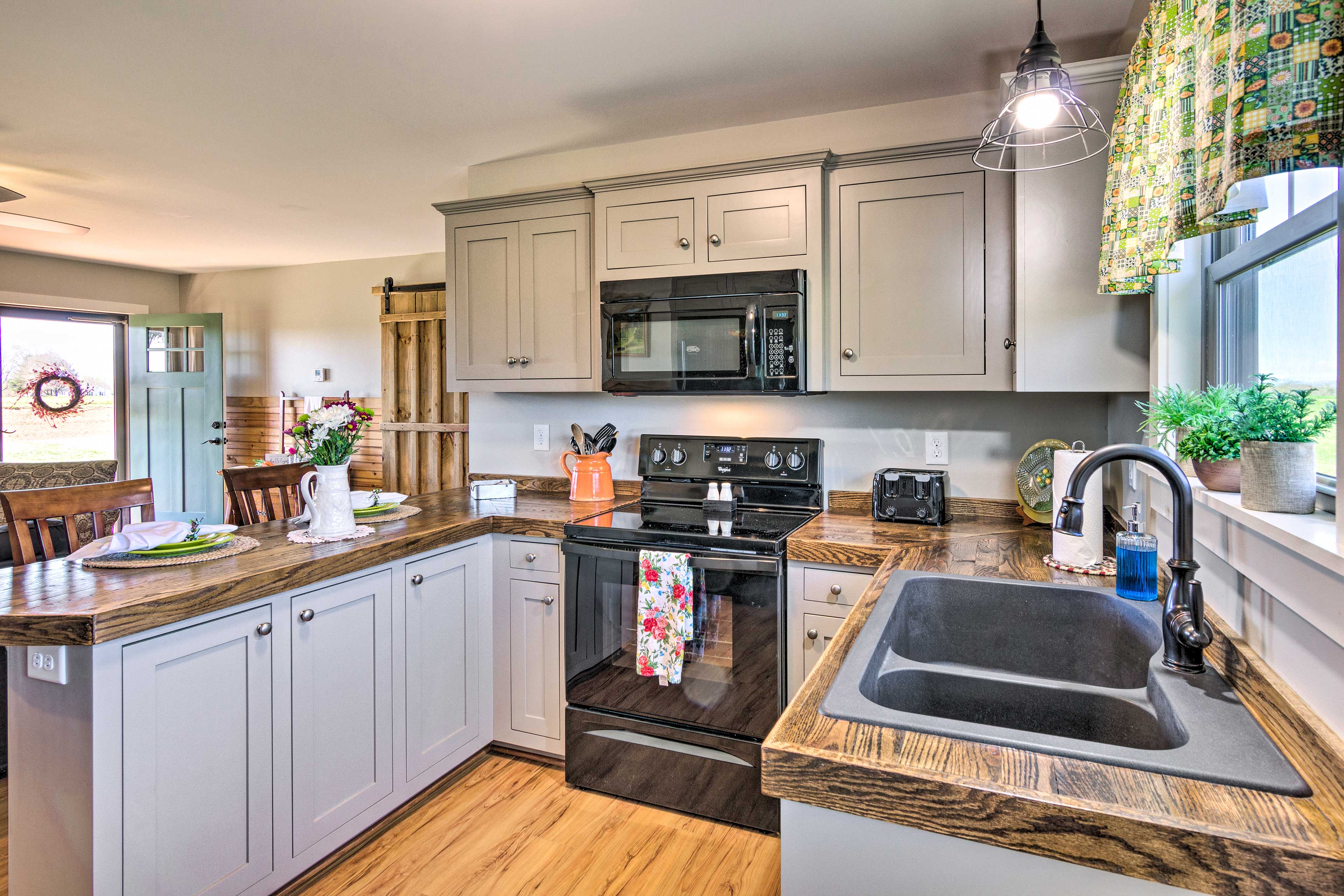 Near Wineries & Hiking: Lawndale Home w/ Fire Pit!