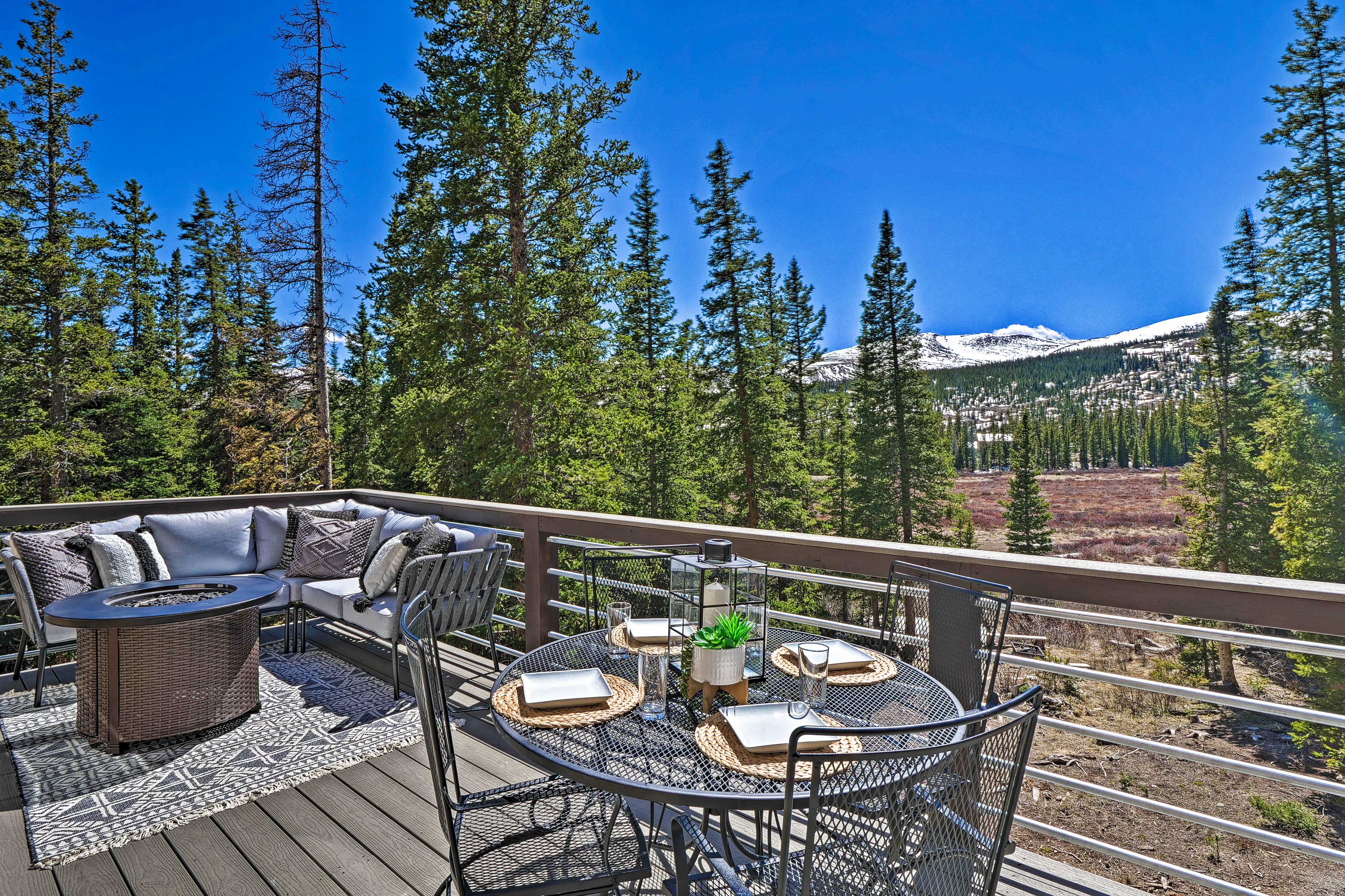 Property Image 2 - ‘Nomad Haus’ w/ Mtn Views & Deck - 25 Mi to Breck!