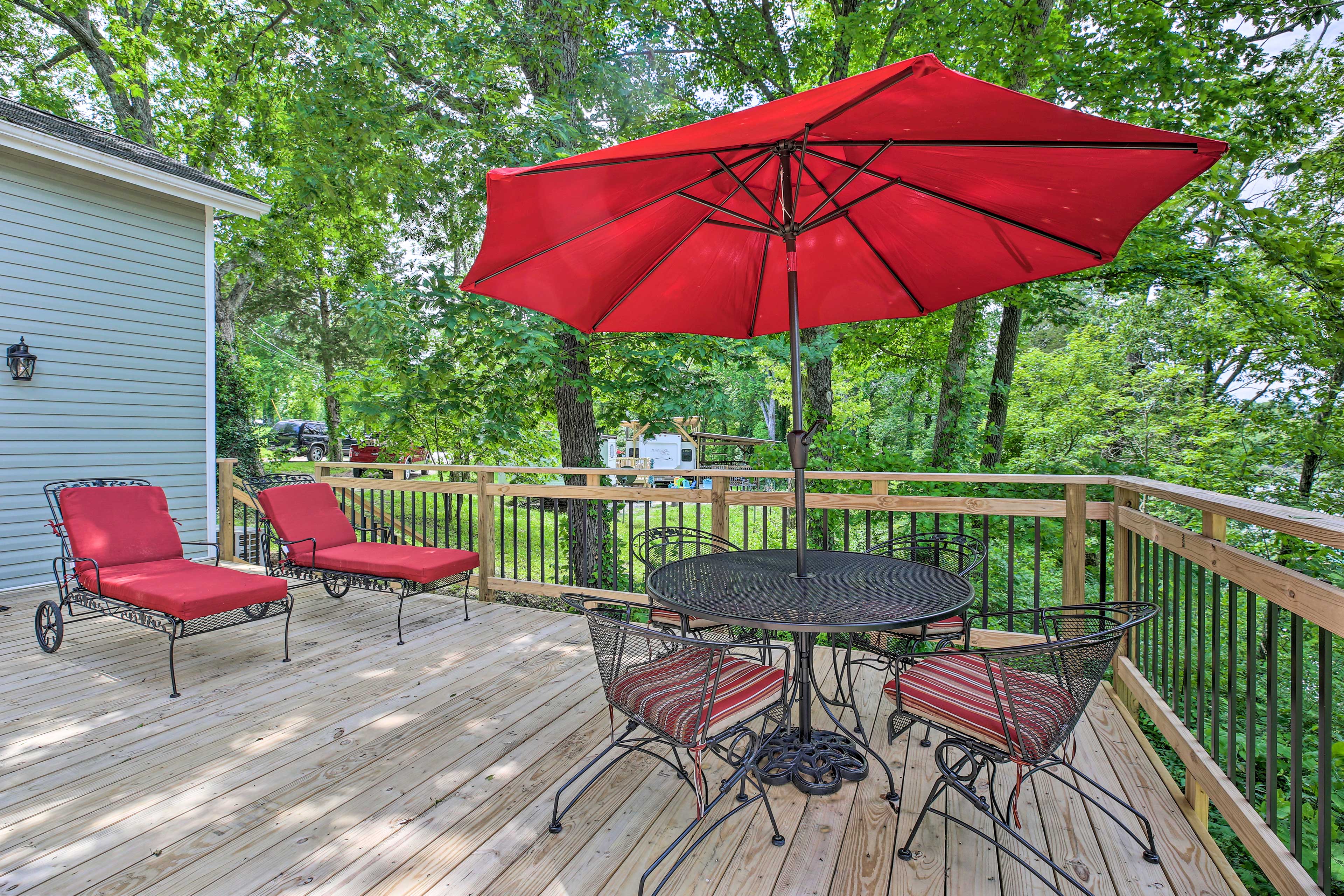 Property Image 2 - ‘Our Lakeside Retreat’ w/ Deck on Lake Herrington!