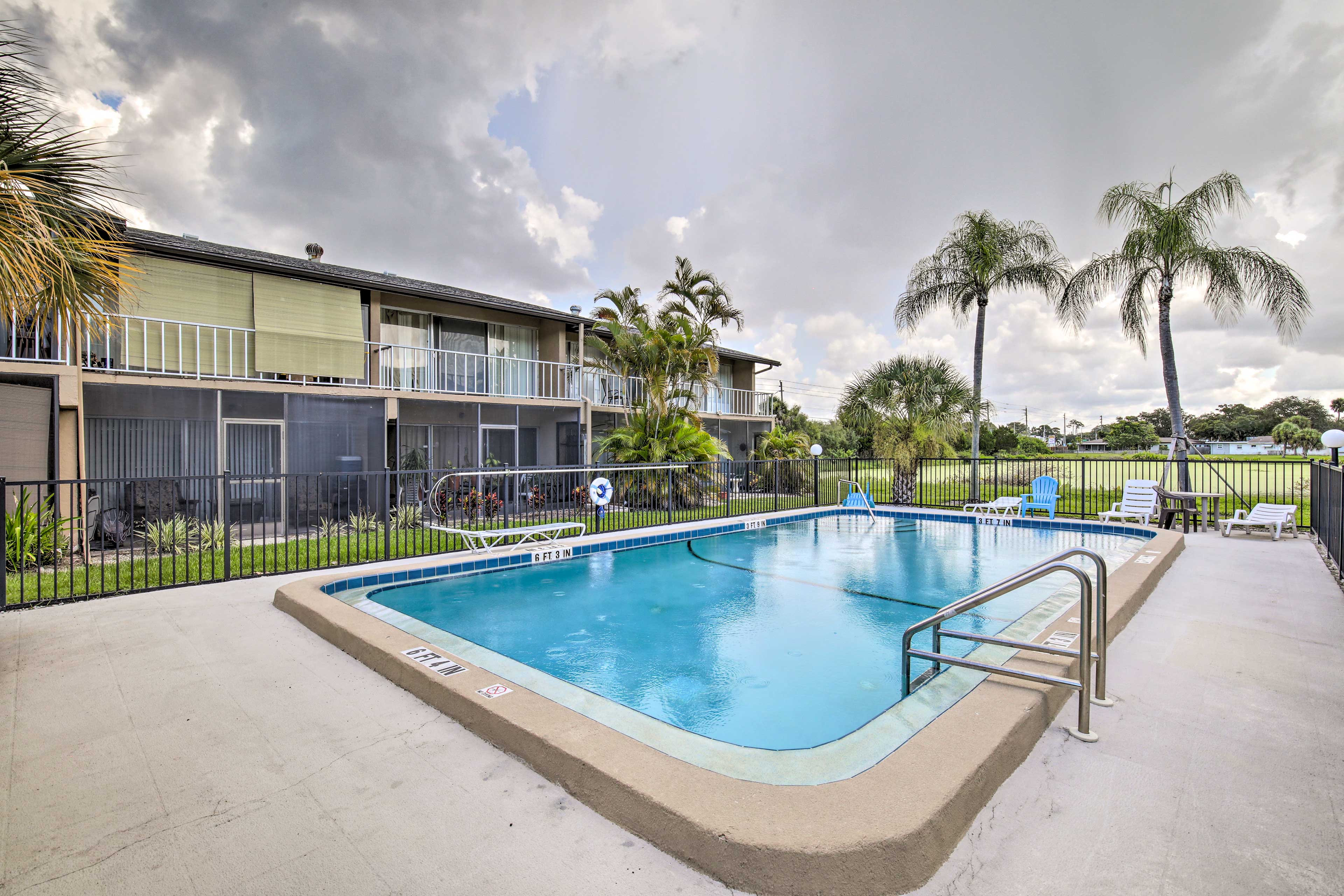 Property Image 1 - Condo w/ Pool Access < 4 Miles to Siesta Key Beach