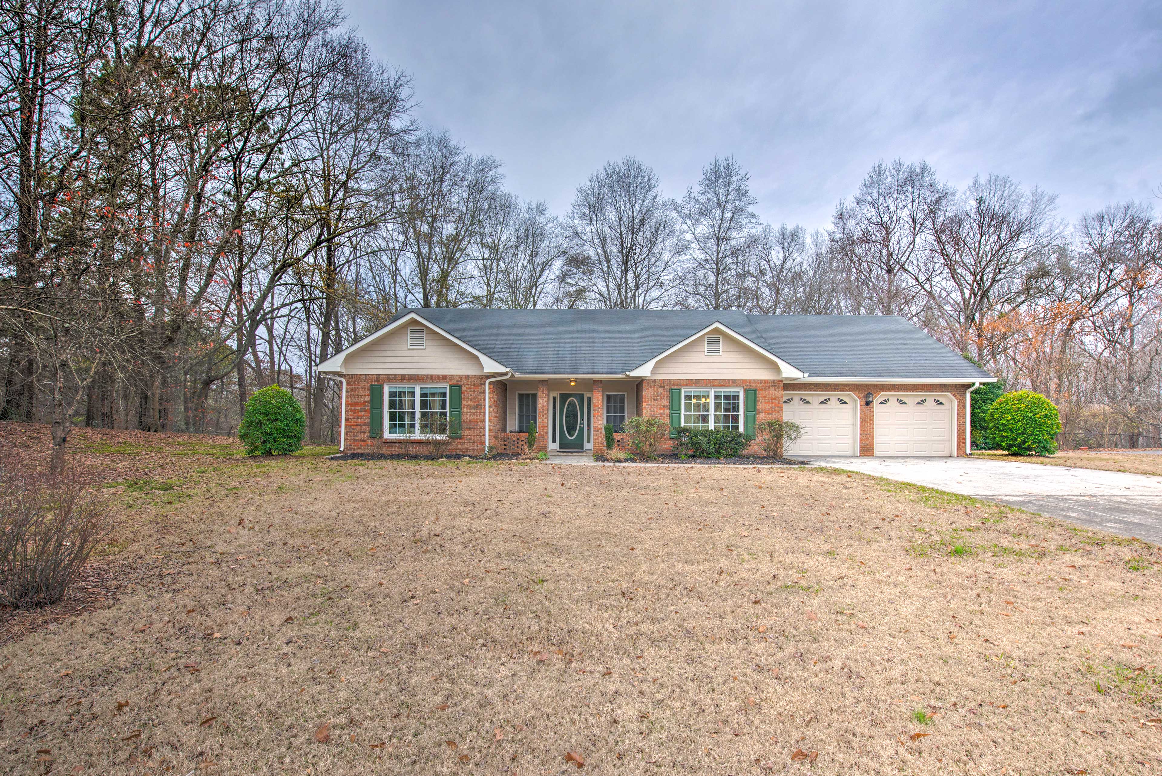 Property Image 2 - Ranch Home w/ Front Porch on Etowah River!