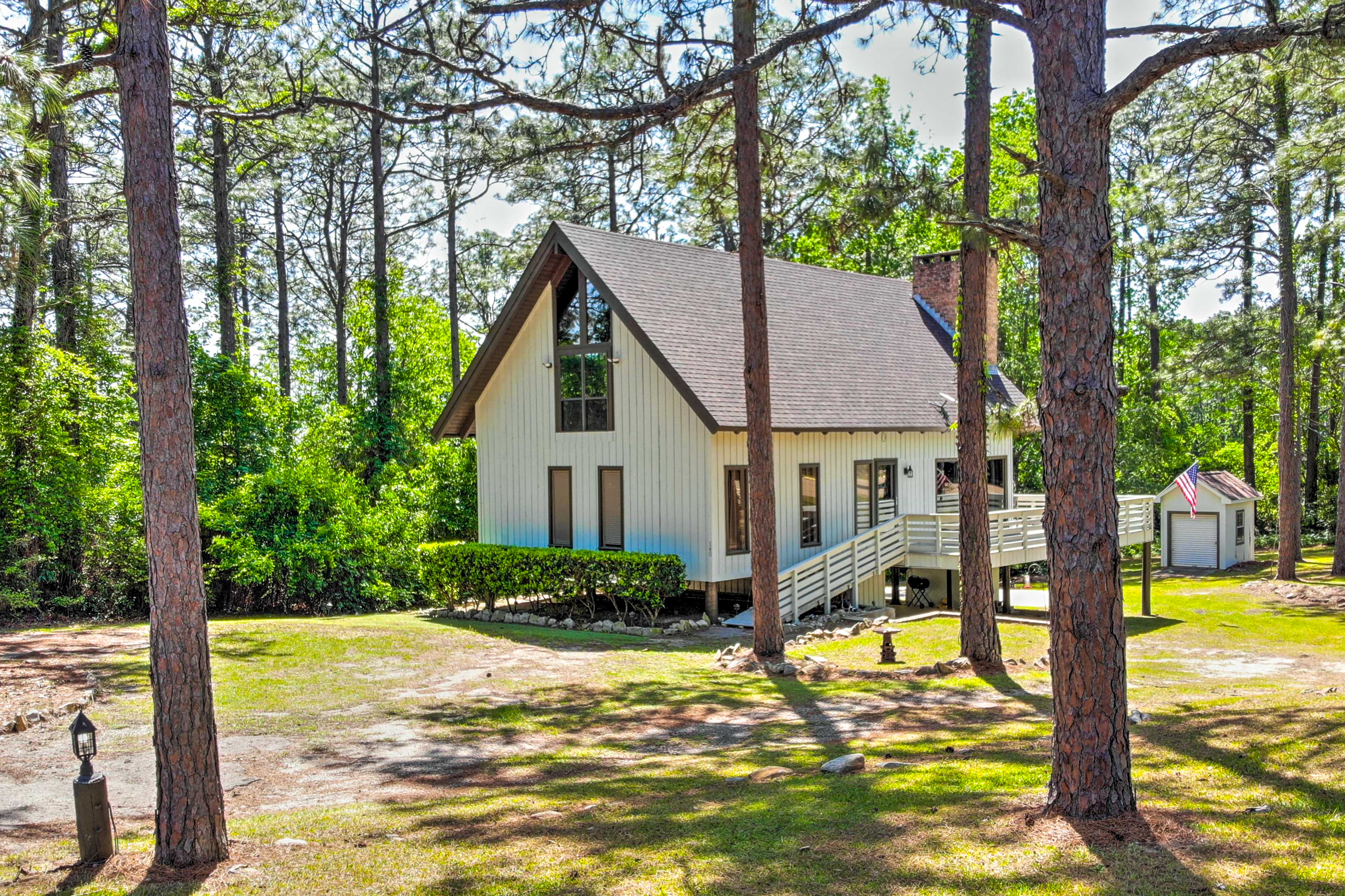 Property Image 2 - Brookeland Resort Cabin w/ Golf + Lake Access