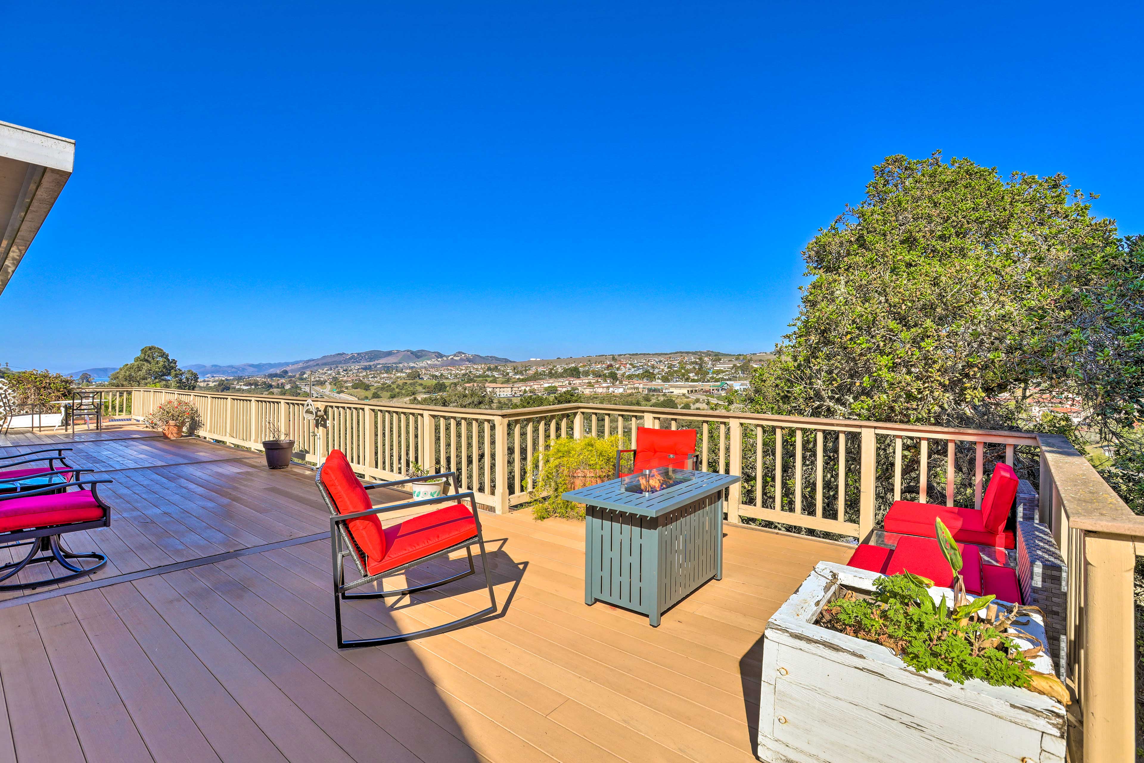 Property Image 1 - Retro House w/ Deck & Arroyo Grande View