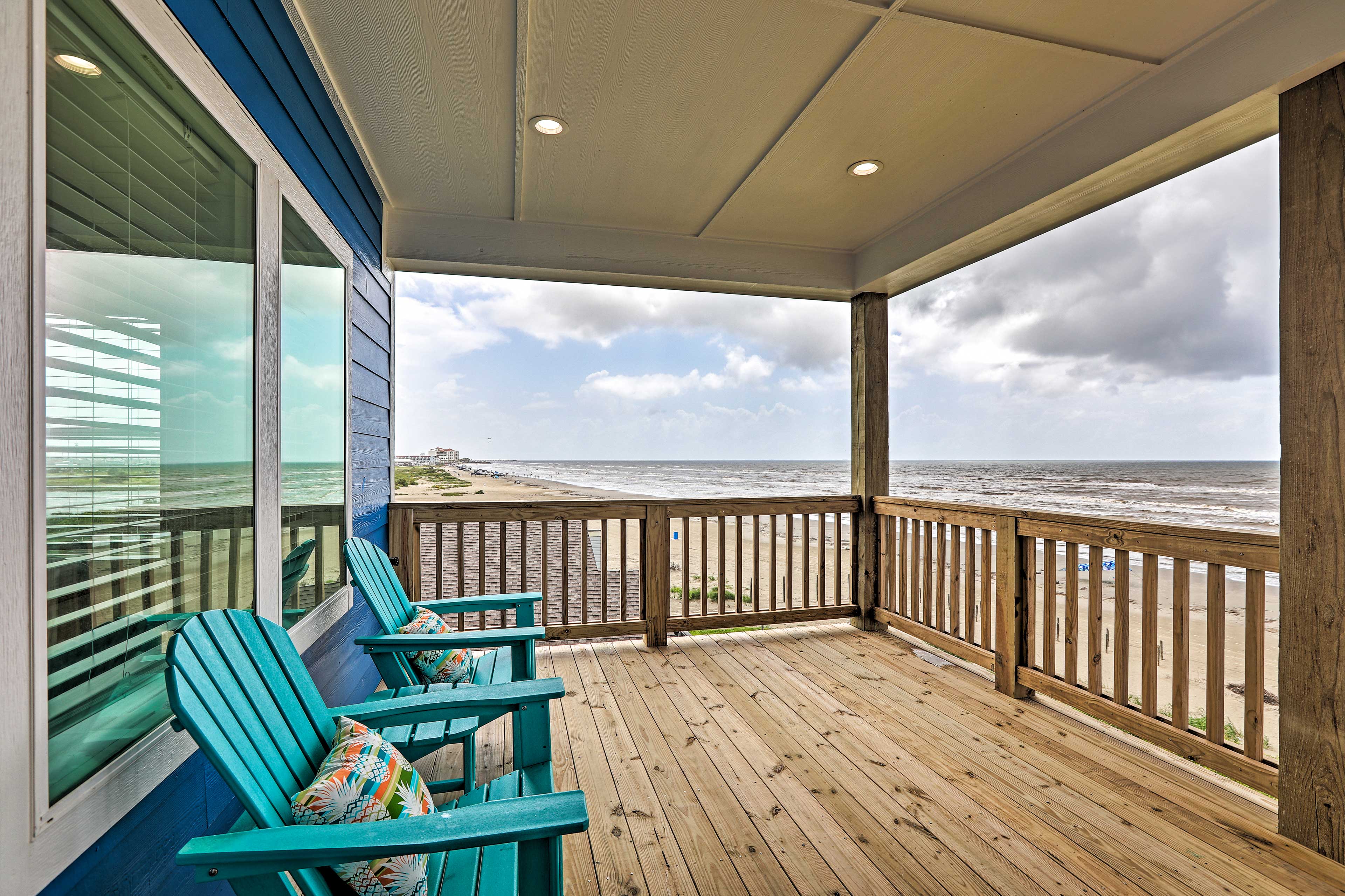 Property Image 2 - ‘Villa Azul’ Galveston Home: Modern & Beachfront!