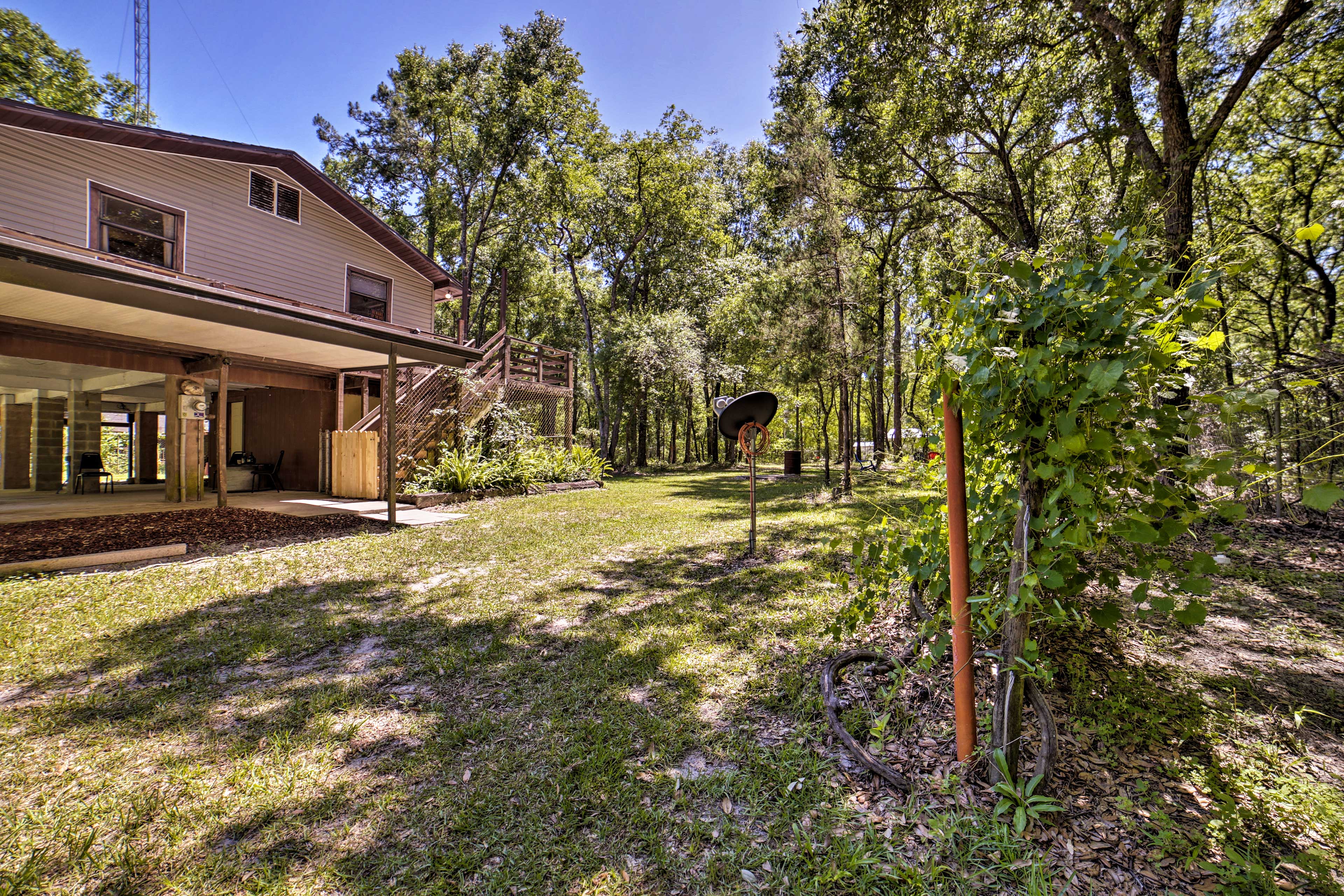 Property Image 2 - O’Brien Home on ~ 1 Acre w/ Fire Pit - Near River!