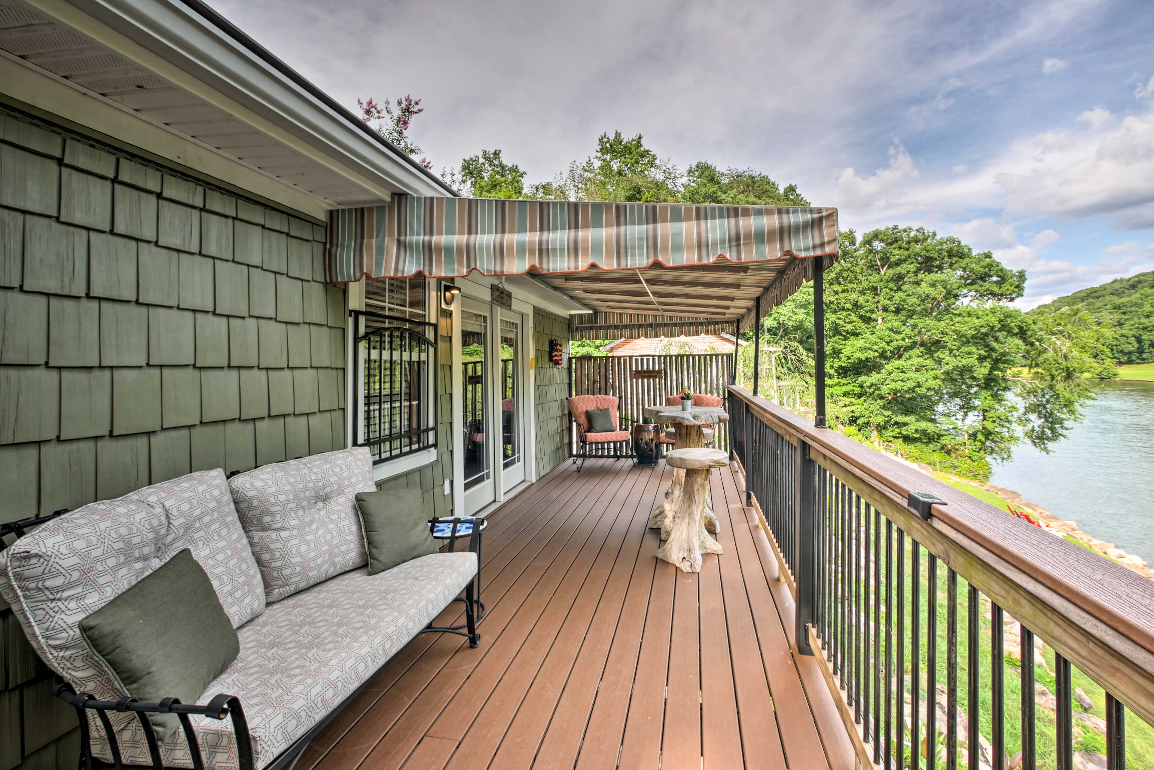 Property Image 2 - Cozy Cabin on Tenn River - 10 Mi to Chattanooga!