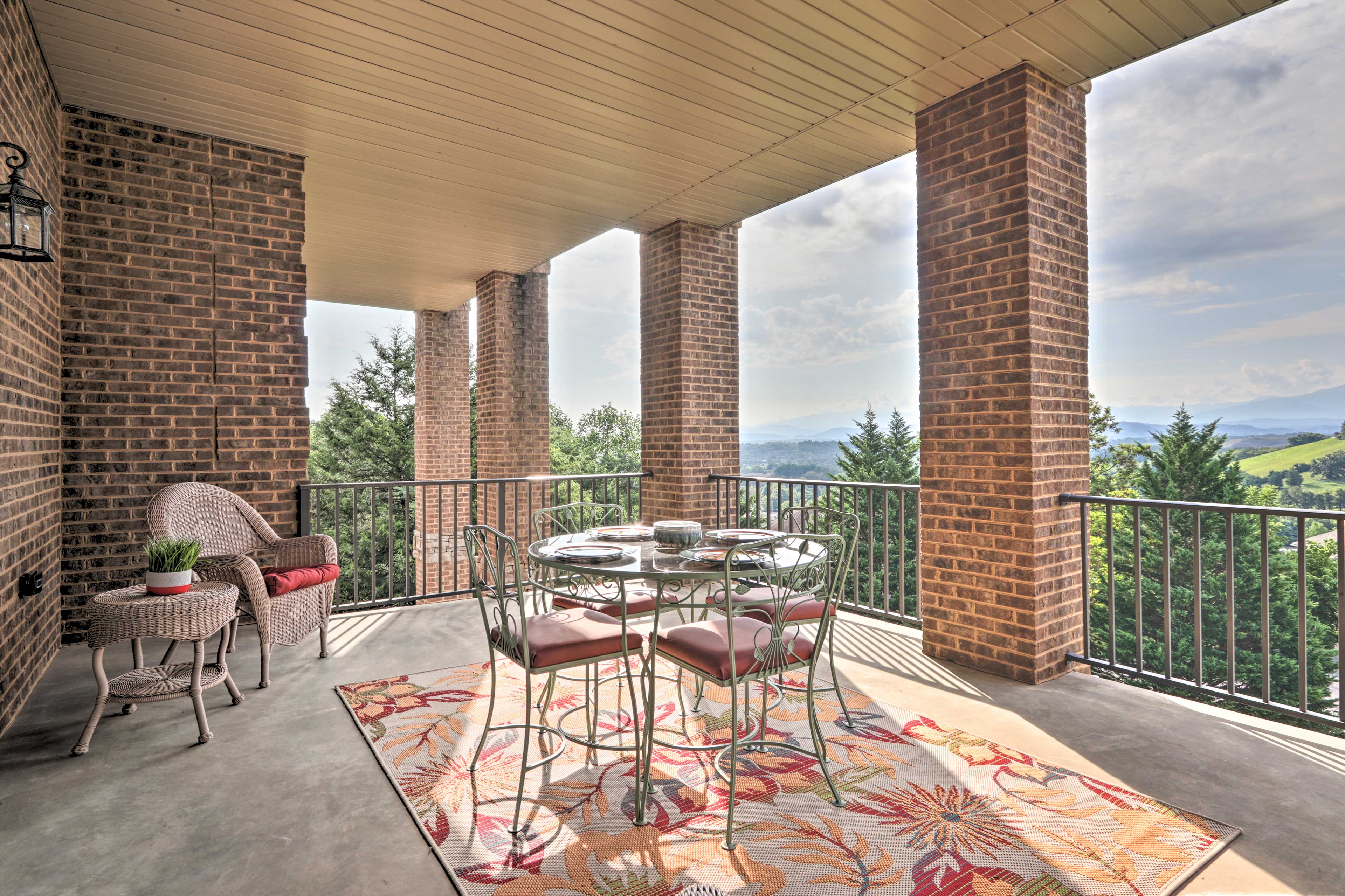Property Image 1 - Mountain-View Apartment Near Pigeon Forge Parkway!