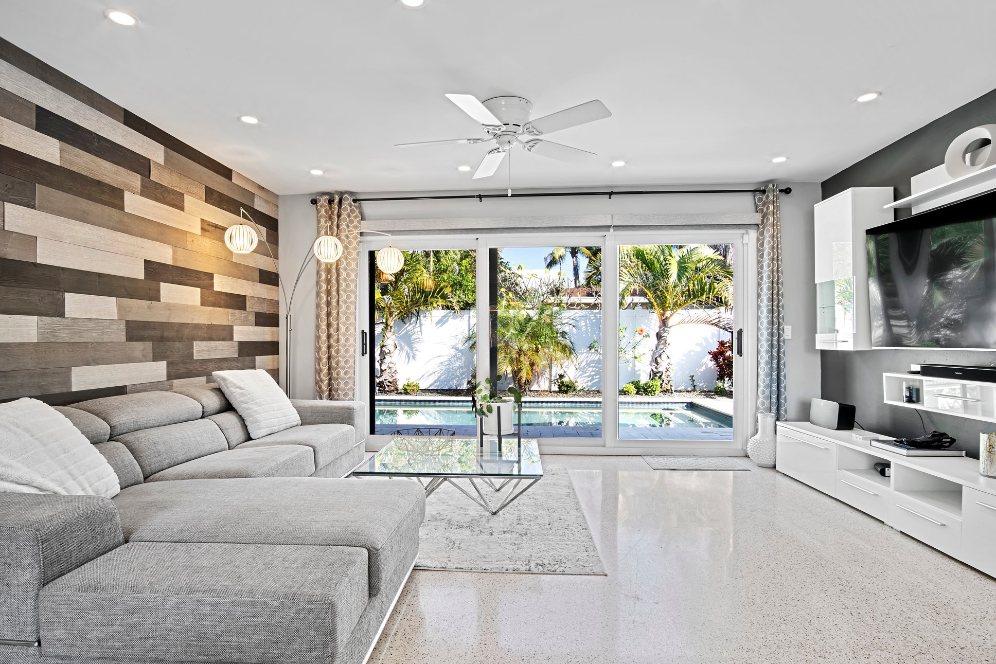 Beach Bliss: Heated Pool, BBQ & Tropical Vibes 🌊 Beach Bliss: Heated Pool, BBQ & Tropical Vibes 🌊