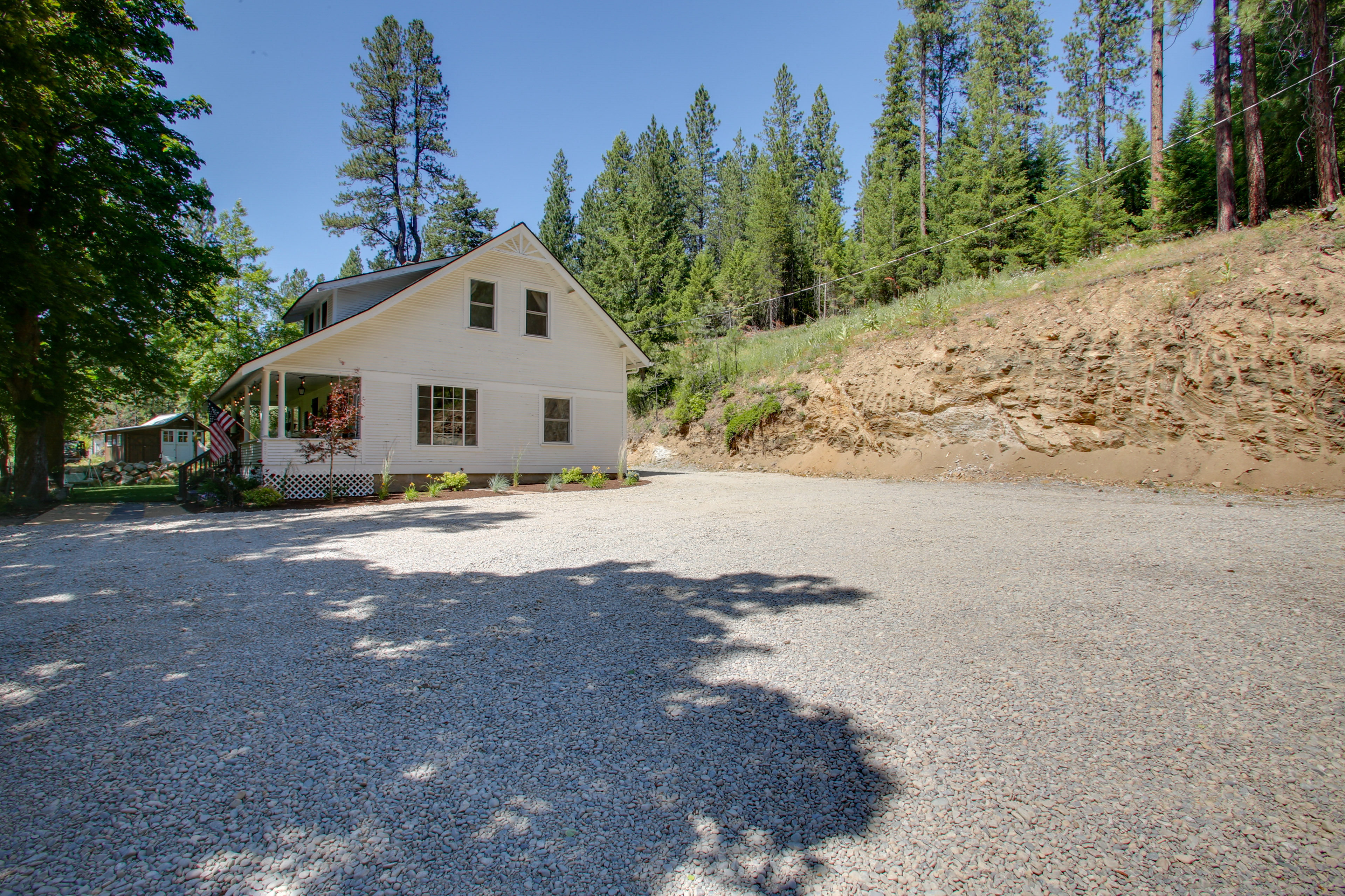 Property Image 2 - Modern Farmhouse w/ Movie Room - 6 Mi to Lake!