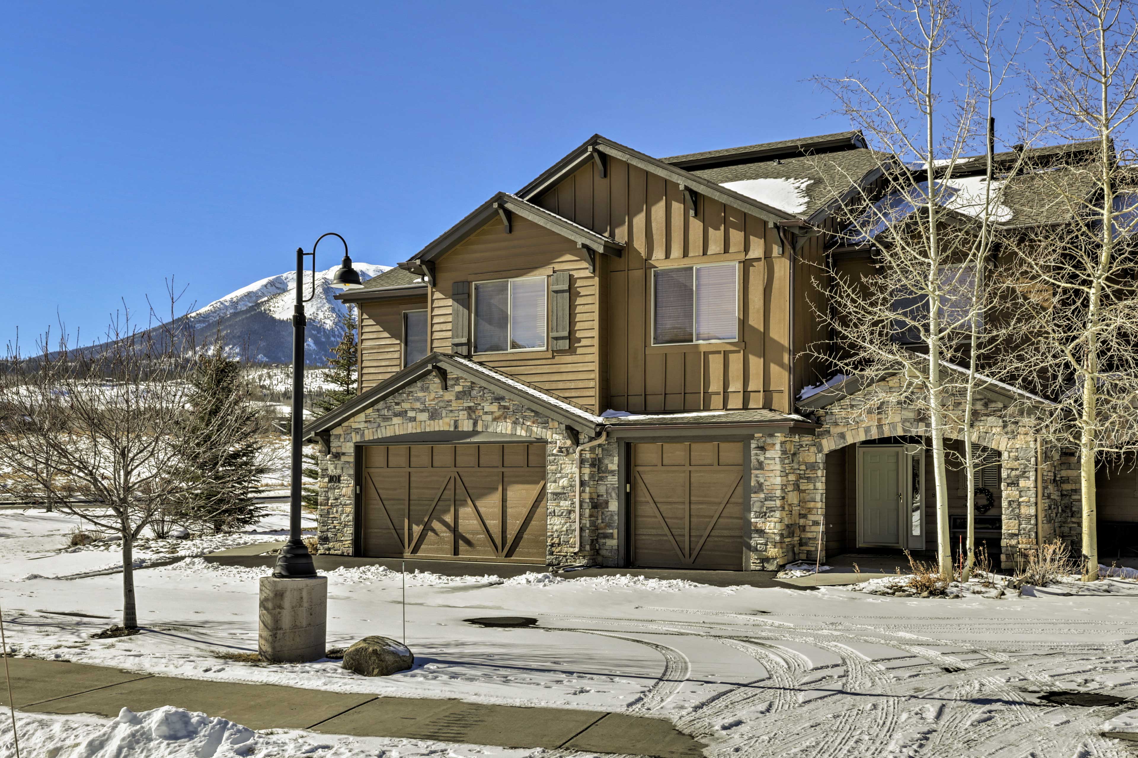 Property Image 1 - Modern Silverthorne Townhome w/Hot Tub & Mtn Views