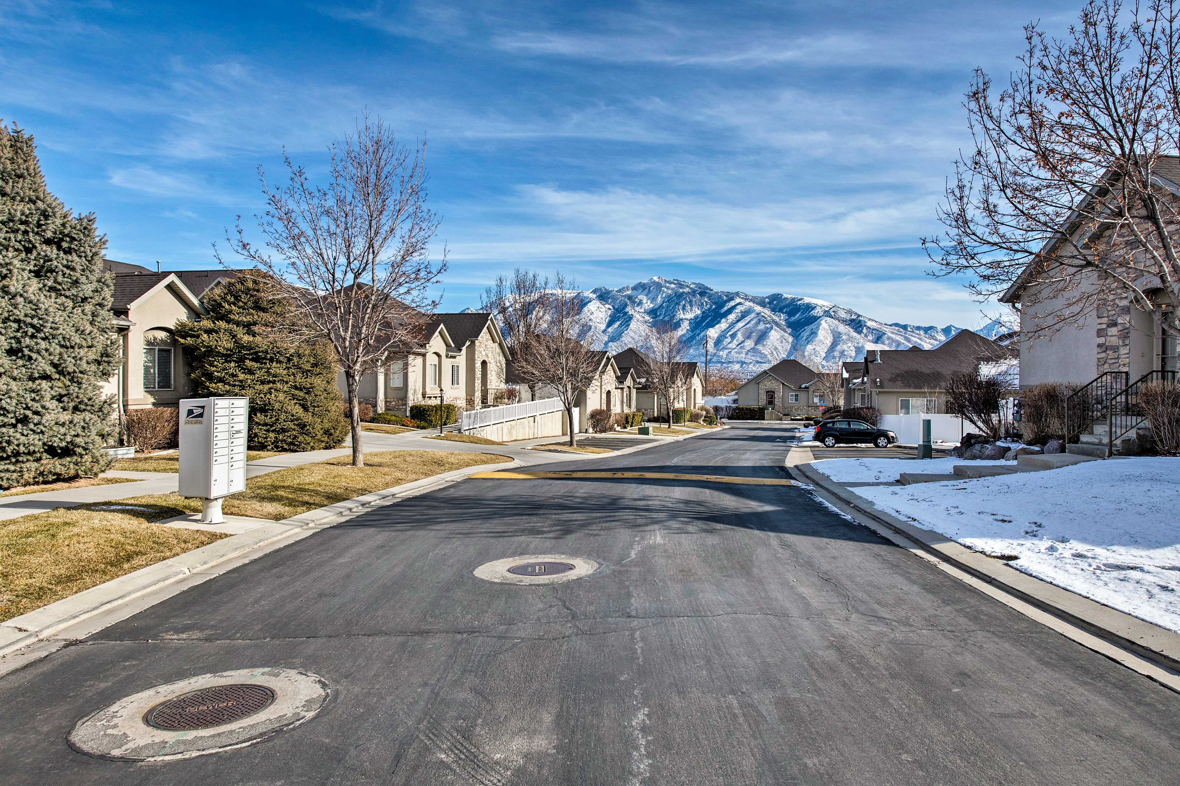 Property Image 2 - Mtn View Townhome w/ Amenities, 17 Mi to Snowbird!