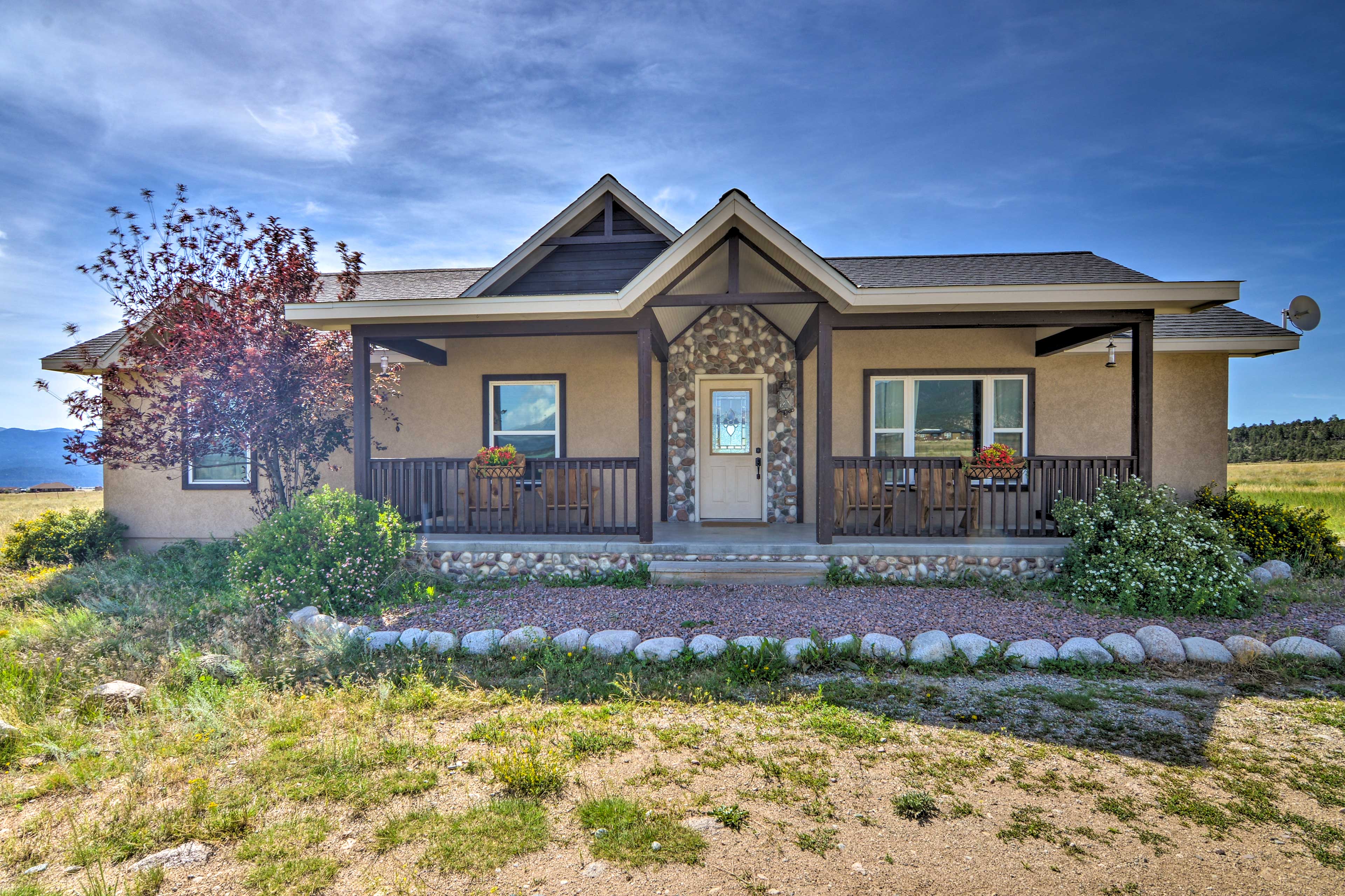 2 Mi to Hot Springs: Nathrop Gem w/ Fire Pit