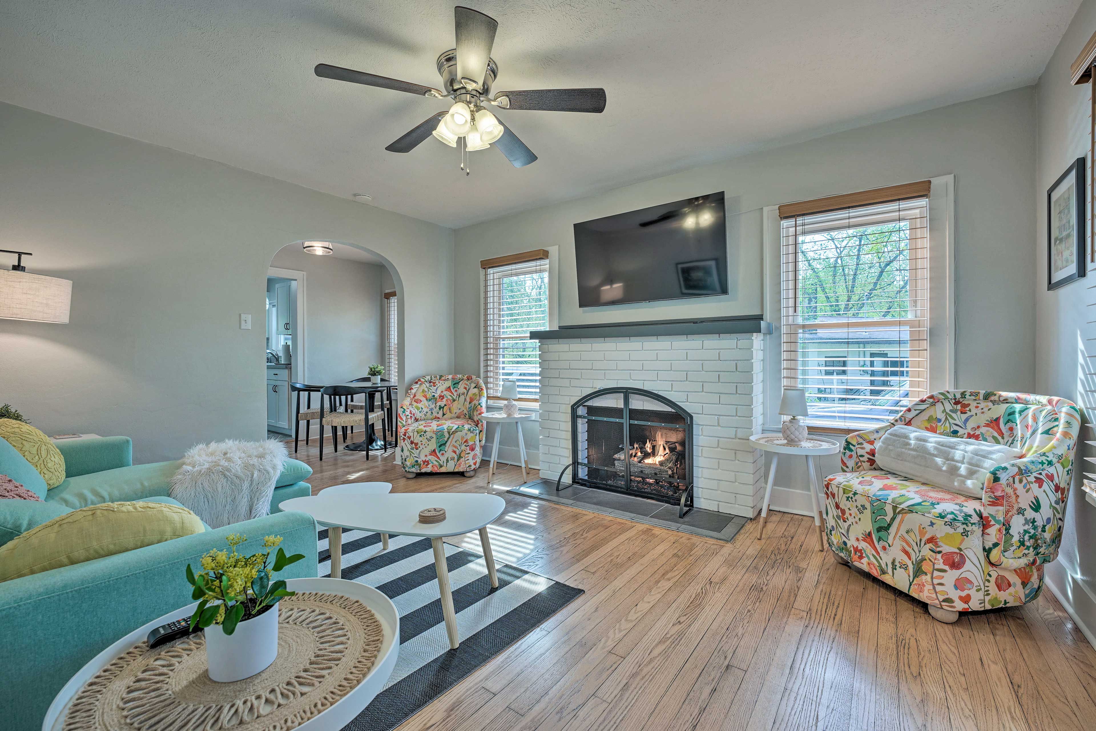 Property Image 1 - ’The Gracie Cottage’ w/ Hot Tub & Fireplace!