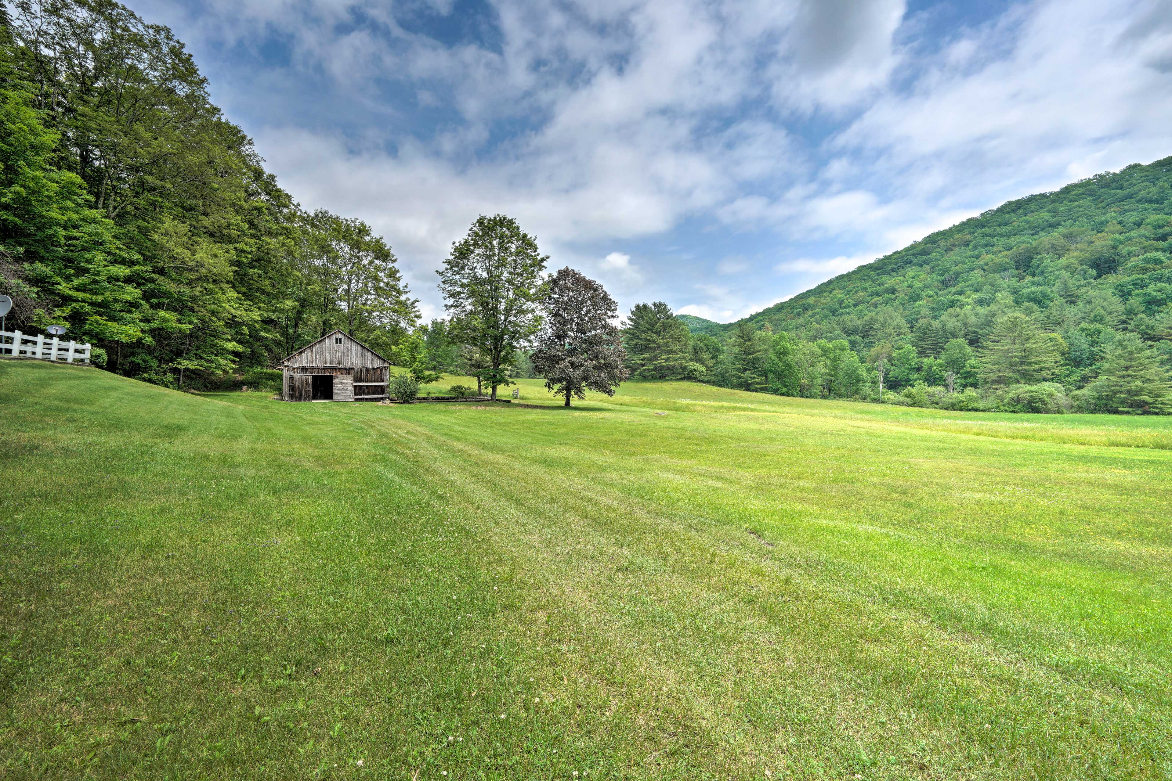 Property Image 2 - ’Sky Parlor Farm’ on 480 Acres w/ Fire Pit!