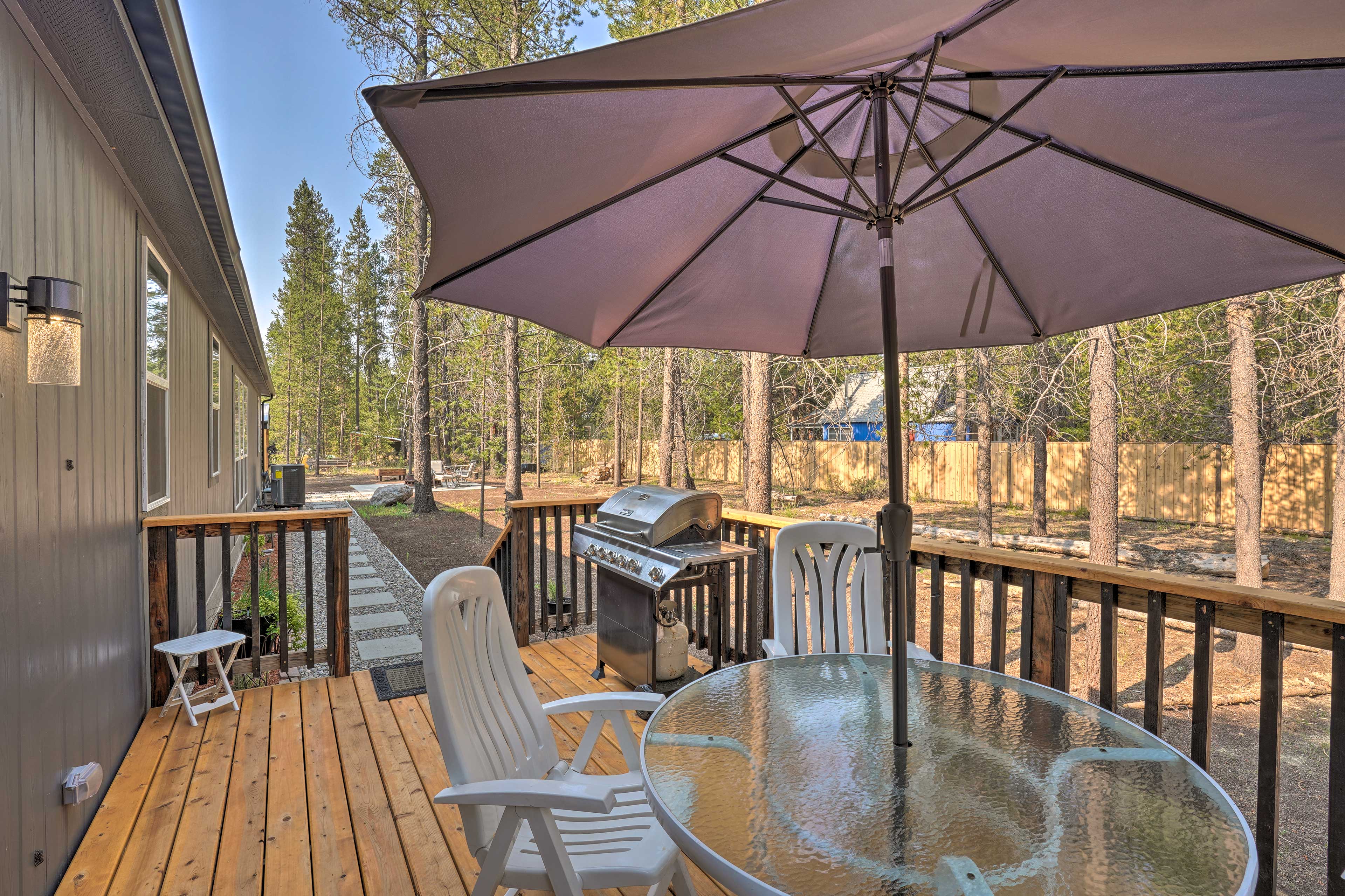 Property Image 2 - ’The Hub’ La Pine Escape w/ Fire Pit & A/C!