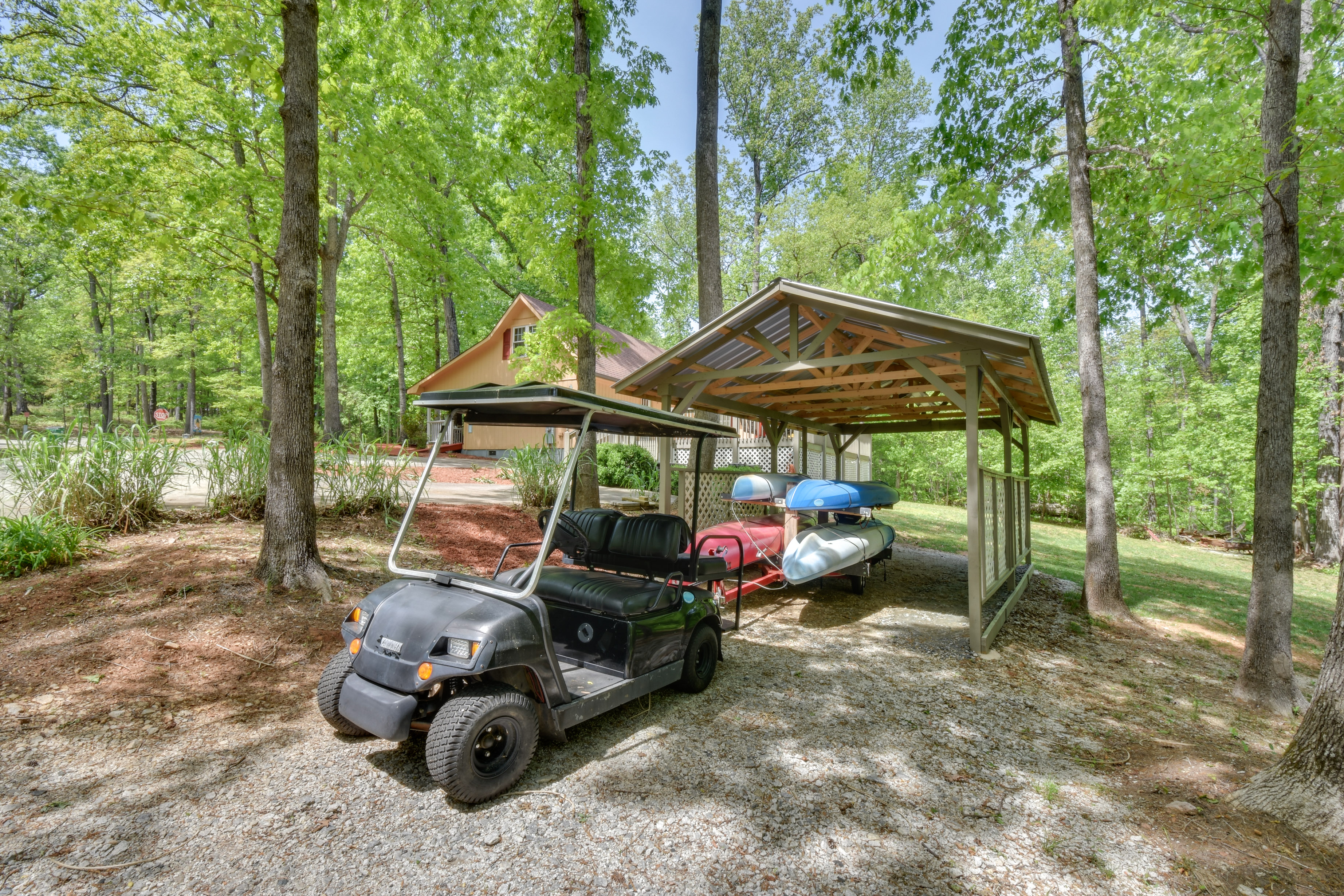 Property Image 2 - ‘The Lake Place’ Cabin w/ Golf Cart & Free Kayaks!