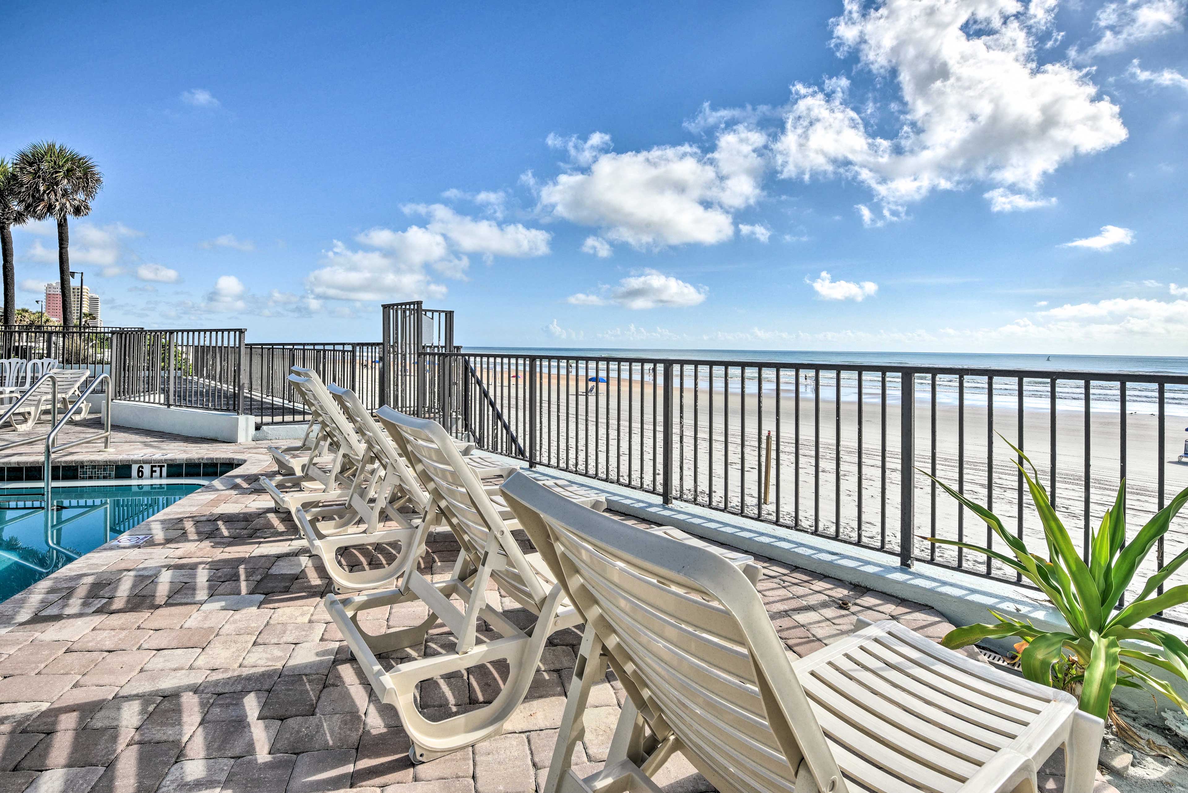 Airy Oceanfront Condo: Steps to Daytona Beach