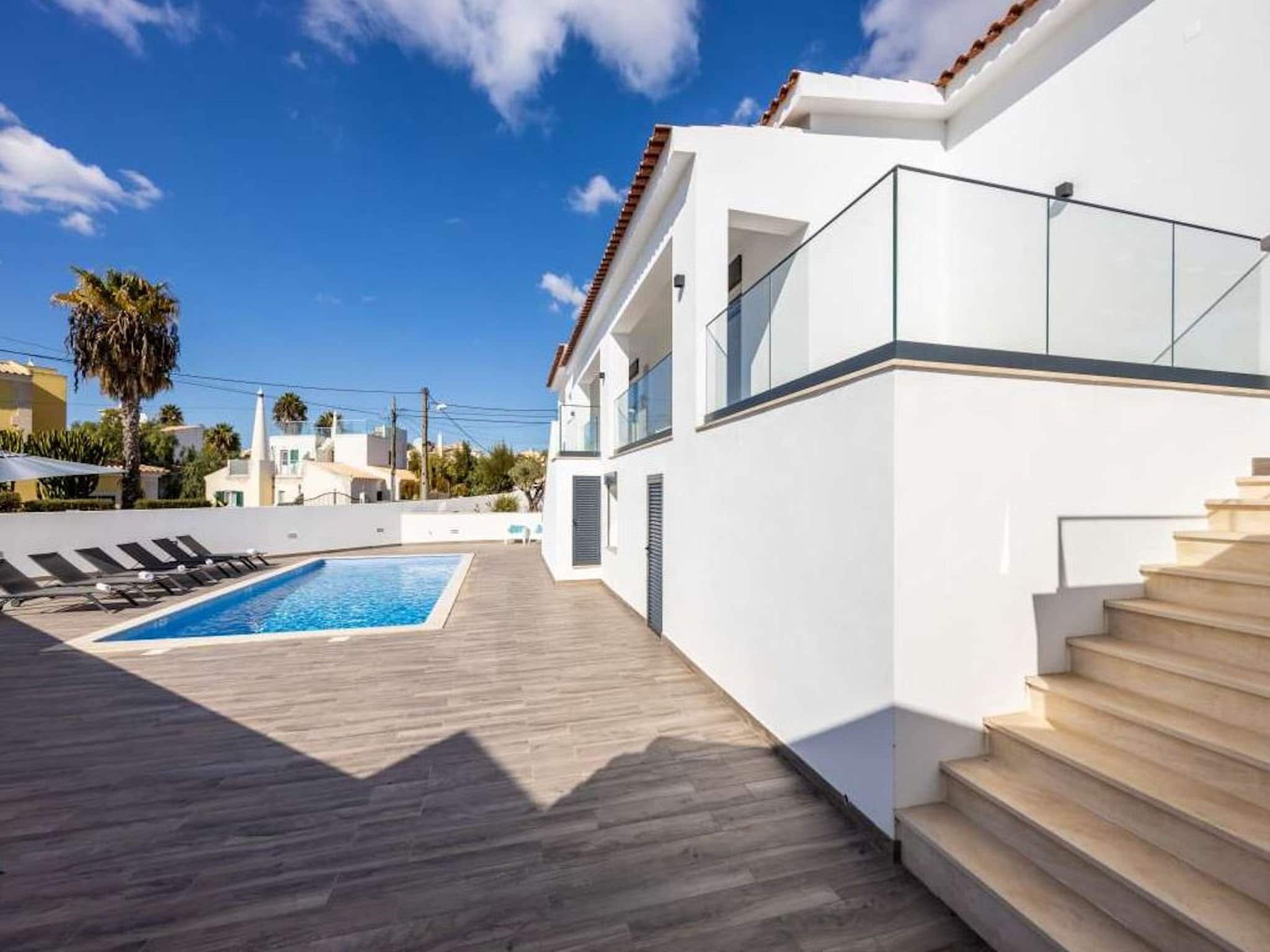 Modern Carvoeiro Villa | 6 Bedrooms | Villa Olive | Private Pool | Close to Amenities