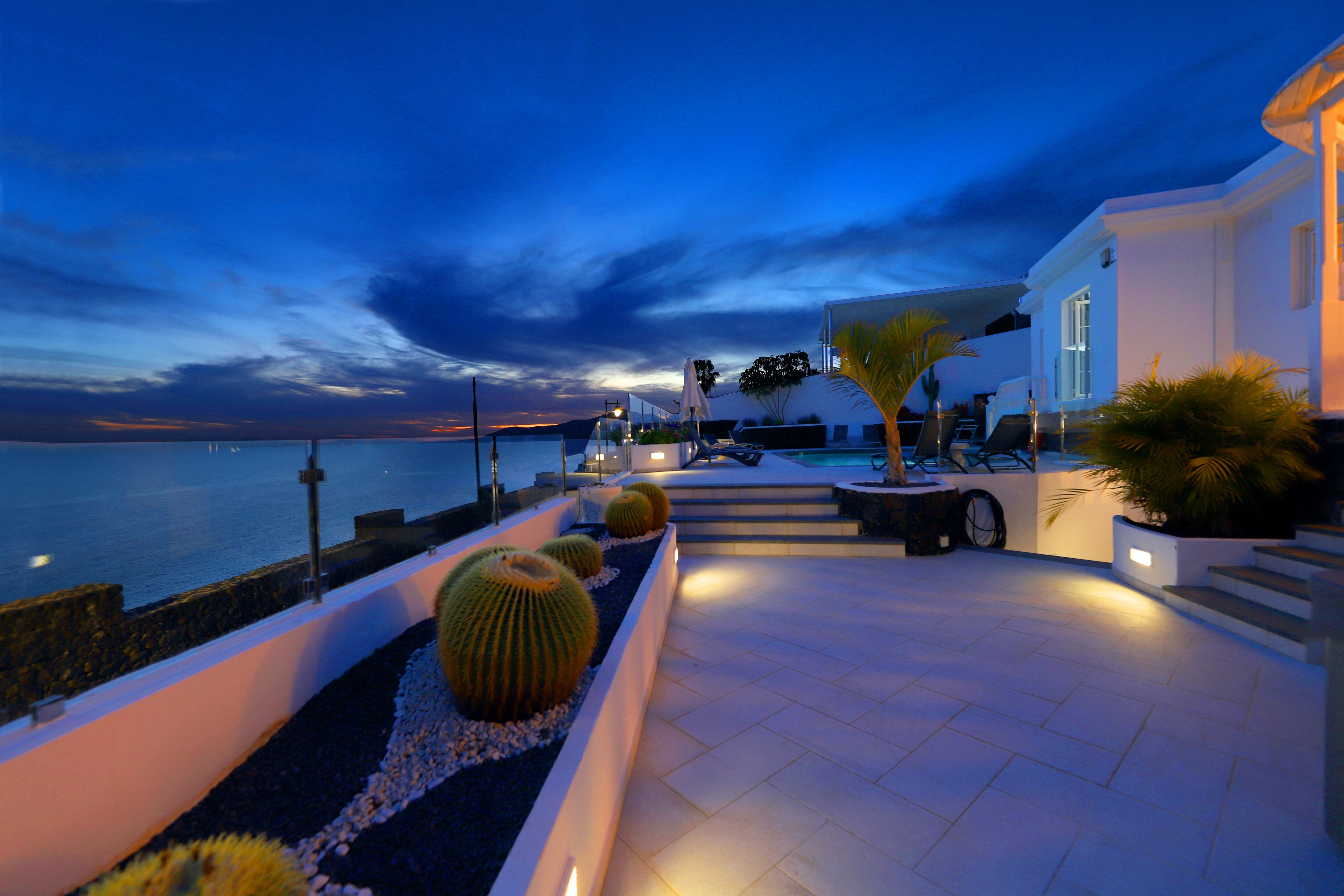 Property Image 1 - Luxury Puerto Del Carmen Villa | 4 Bedrooms | La Perla | Modern Furnishings | Stunning Sea Views