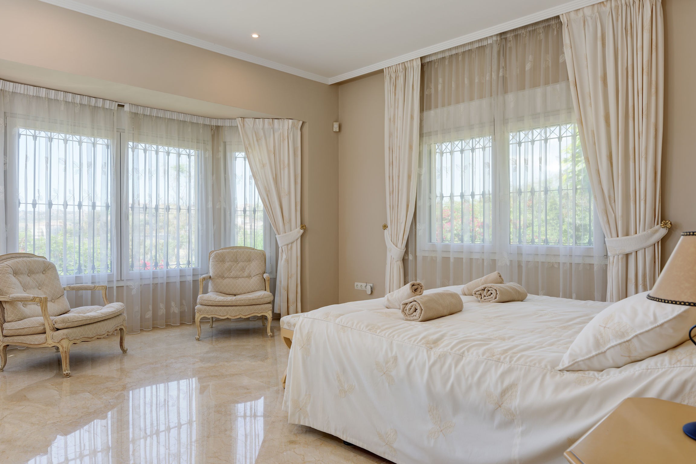 Charming Costa Del Sol Villa | 5 Bedrooms | Villa Italia | A Short Drive to Fuengirola Beach