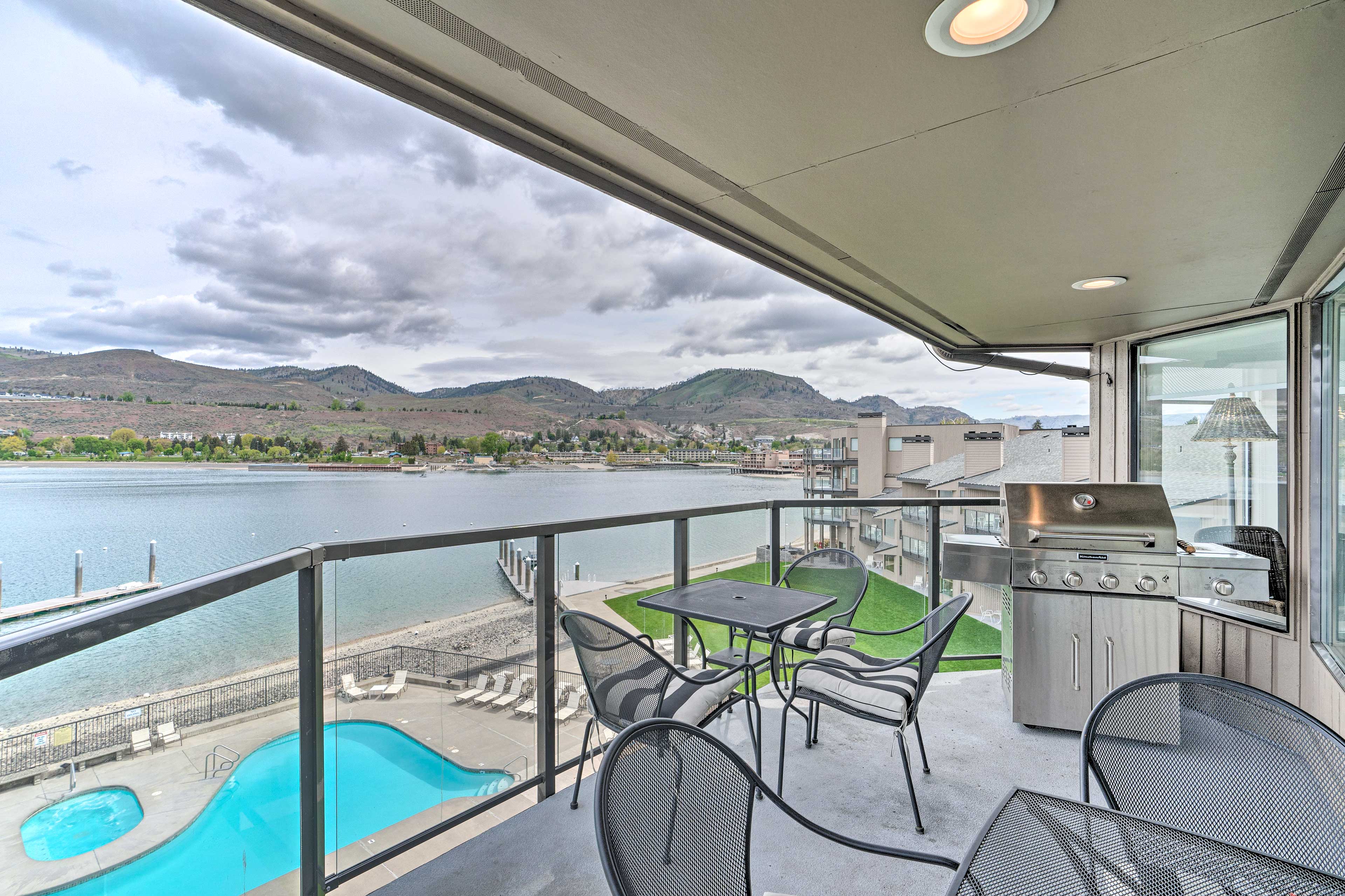 Property Image 1 - Beautiful Condo w/ Balcony on Lake Chelan!