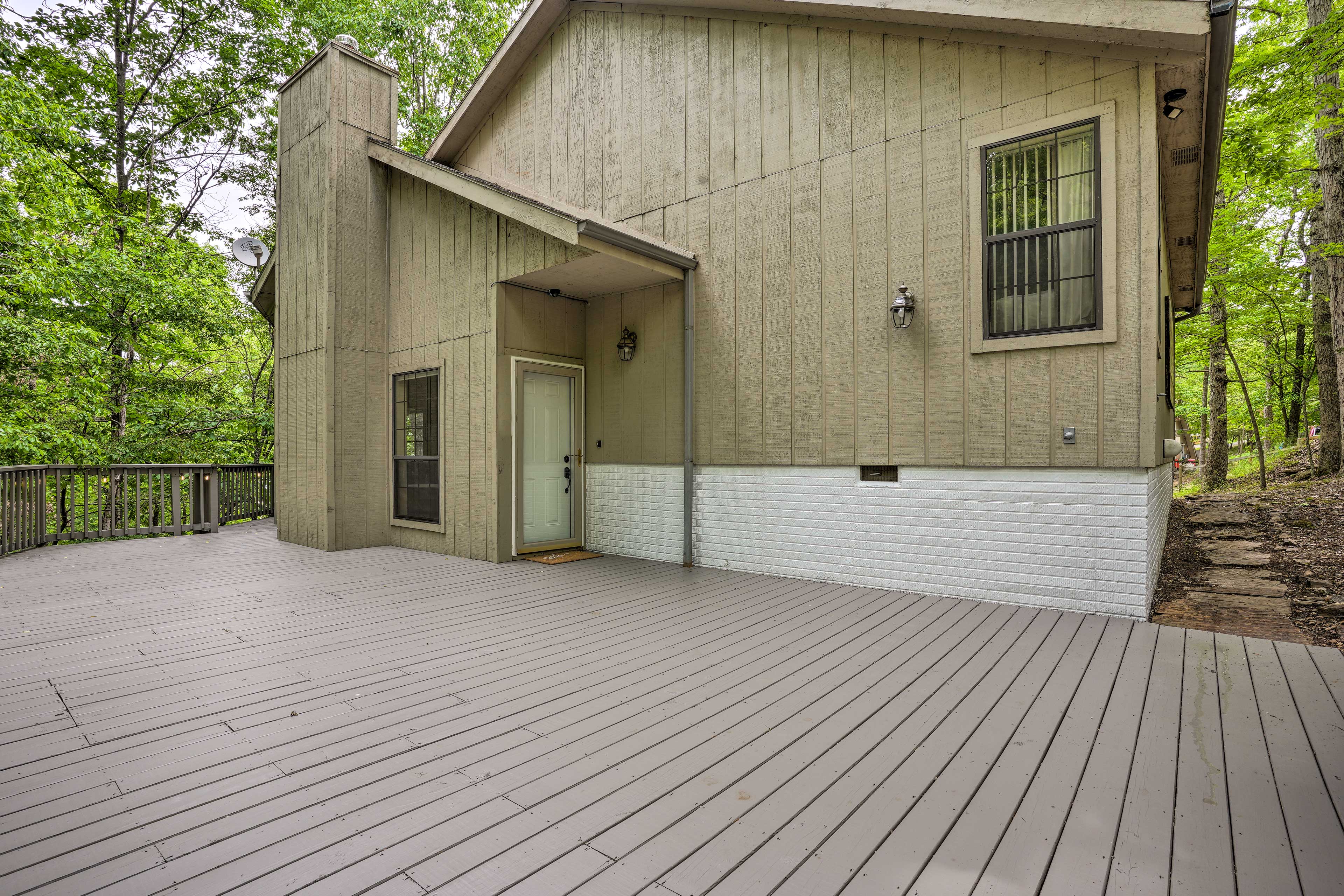 Property Image 1 - Beaver Lake Retreat w/ Deck & Private Hot Tub