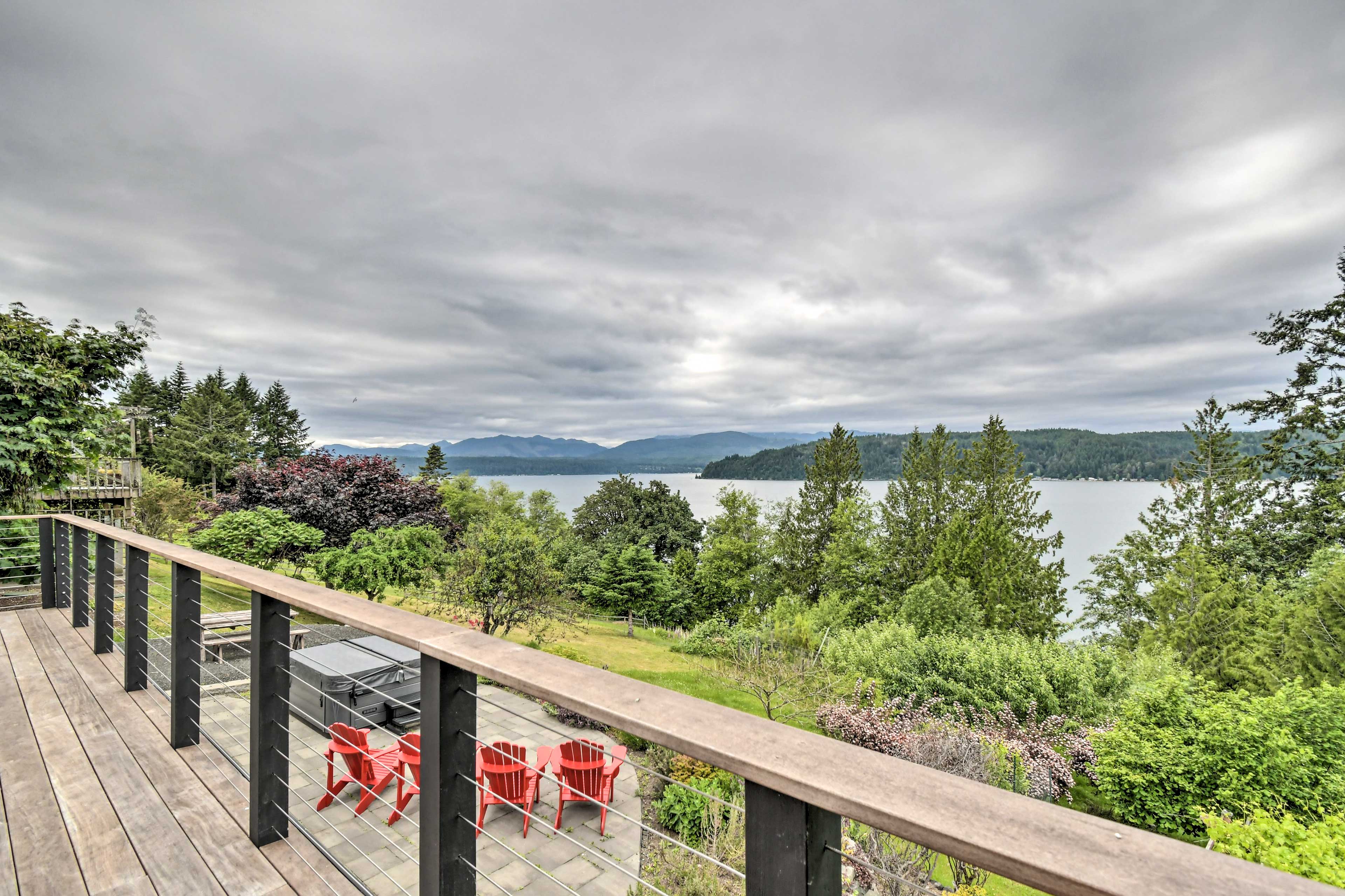 Property Image 2 - Bright & Airy Home w/ Sweeping View + Hot Tub