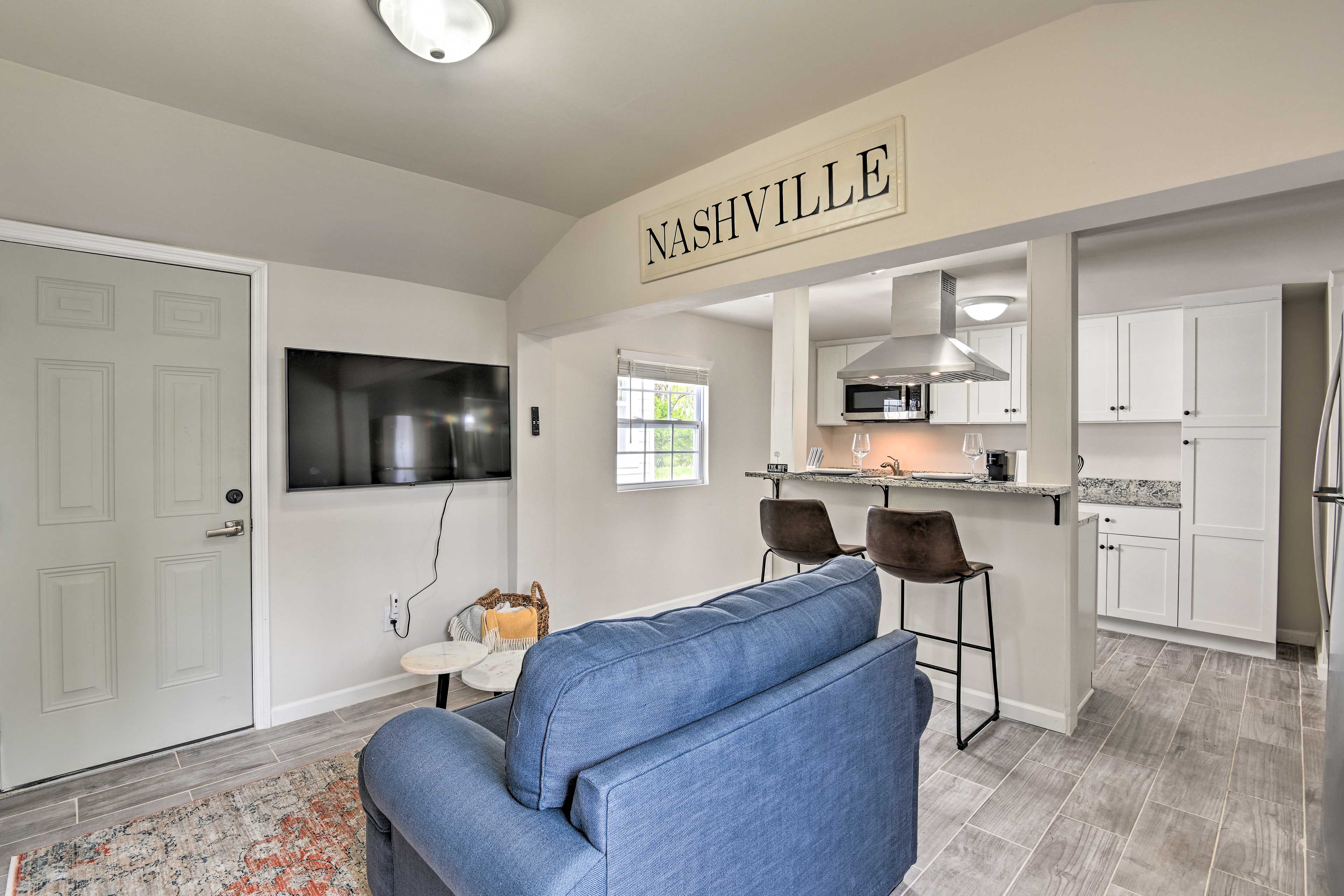 Bright Columbia Home: 47 Mi to Dtwn Nashville