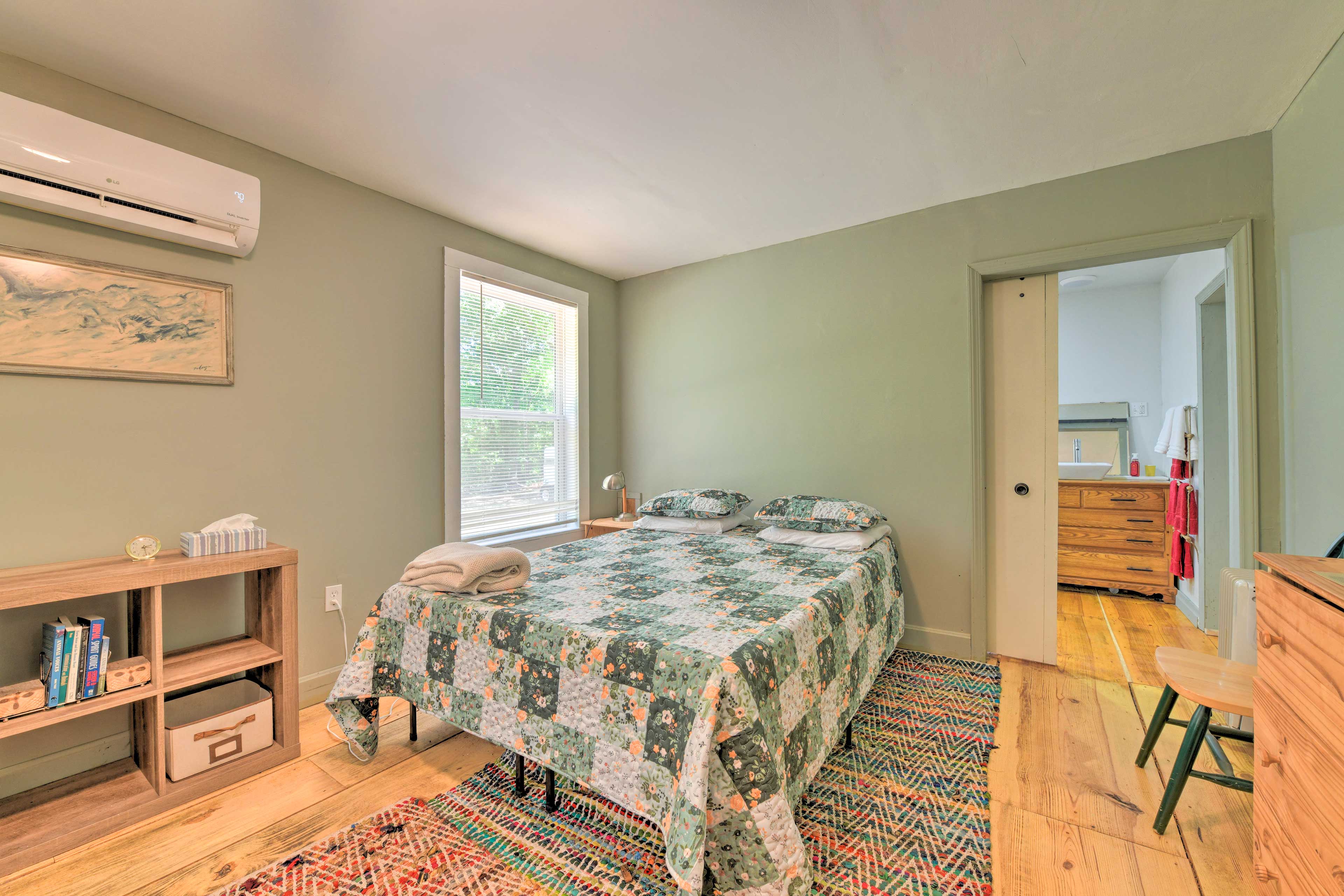 Bright Converted Schoolhouse in Chesterfield!