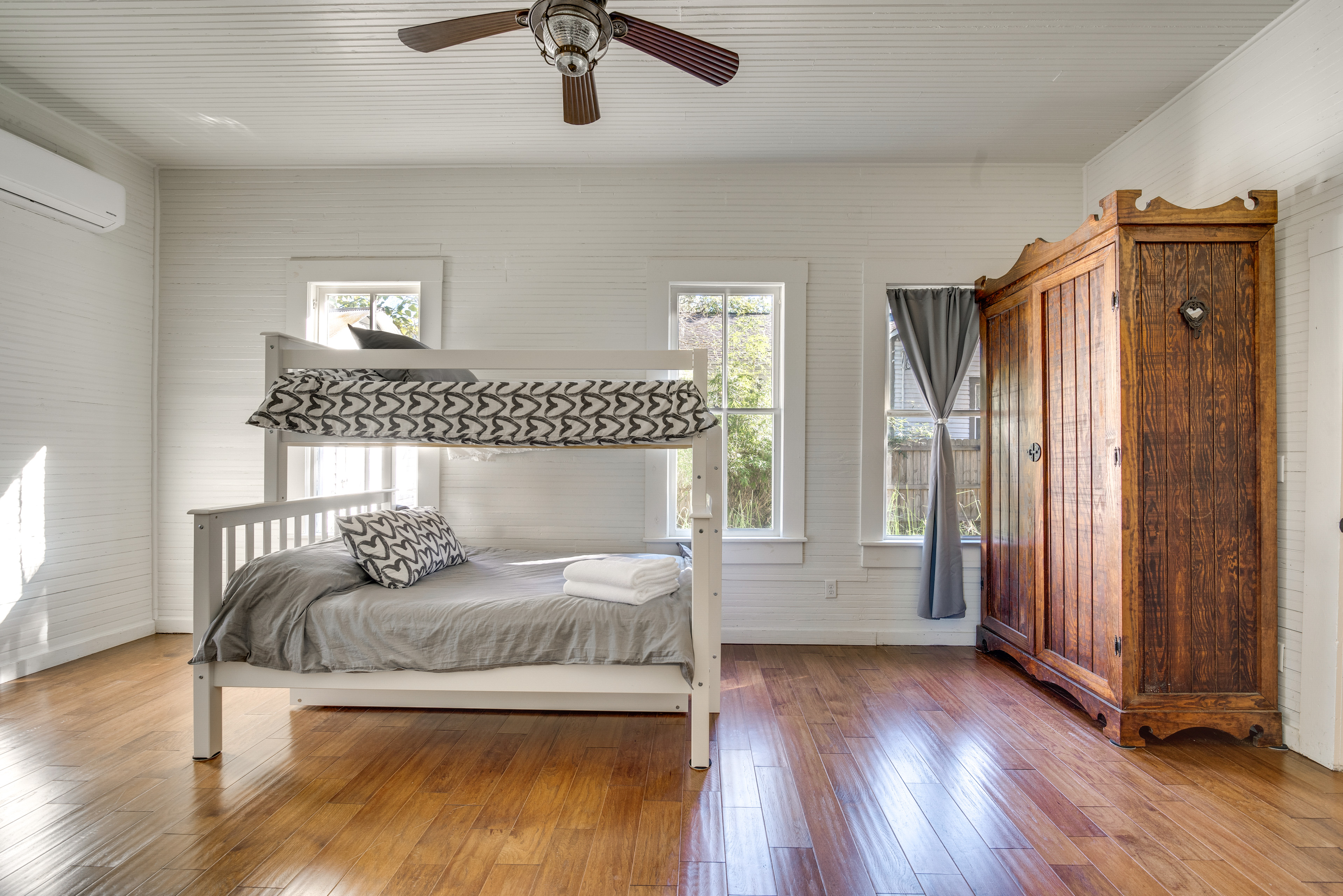 Charming 100-Year-Old Home < 1 Mi to Downtown