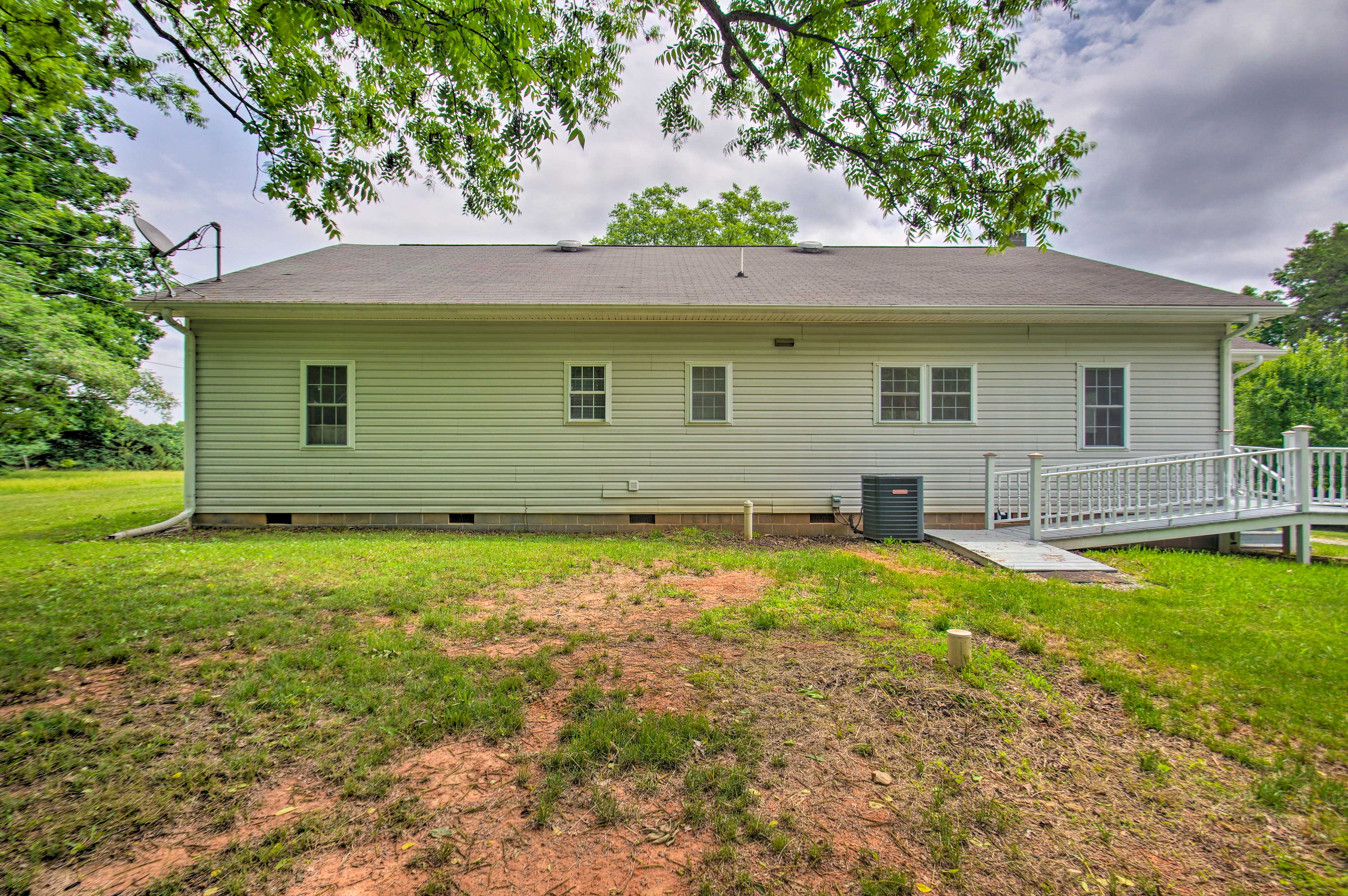 Charming Boydton Retreat ~ 5 Mi to Kerr Lake!