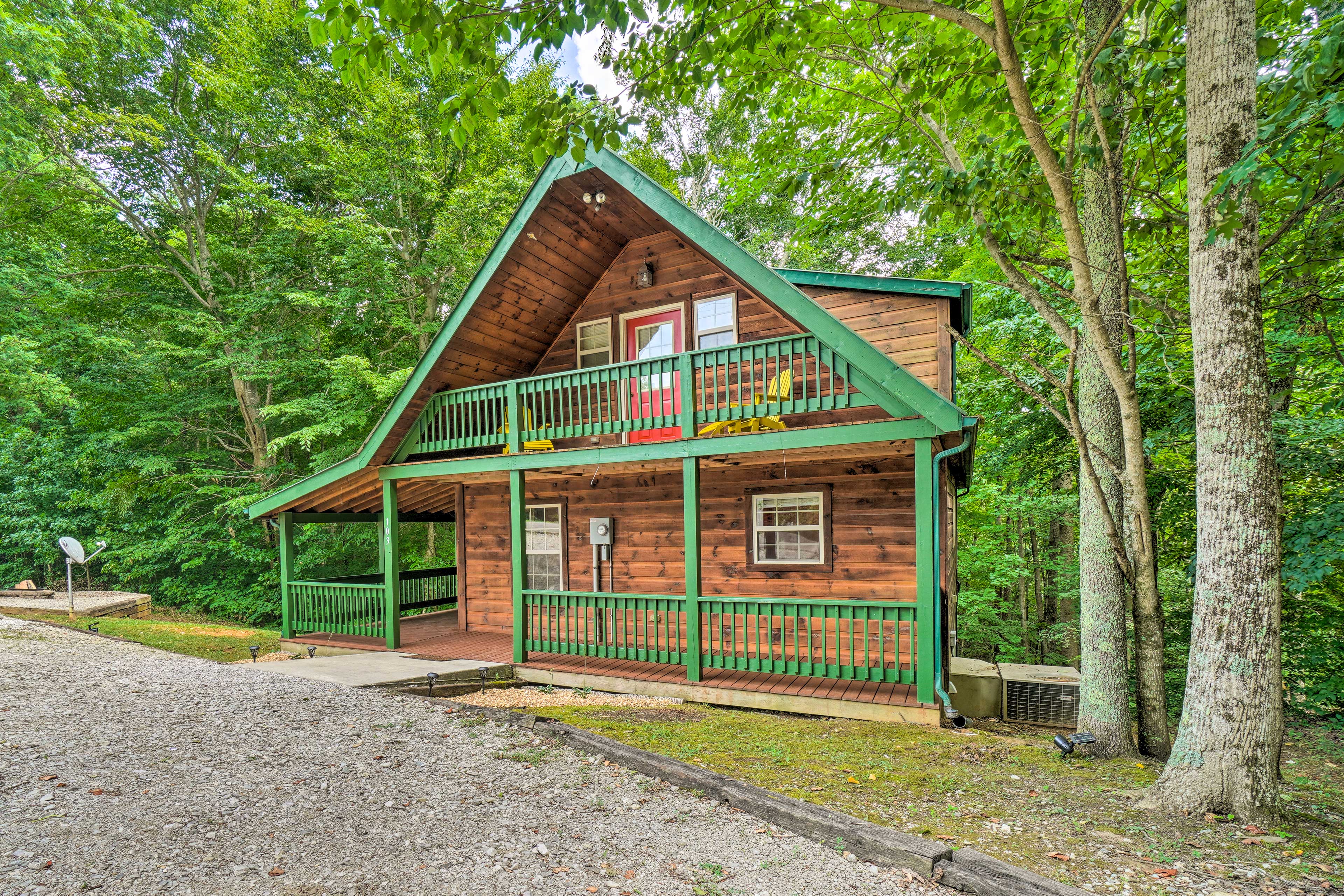 Property Image 1 - Charming Cabin < 3 Mi to Dale Hollow Lake!