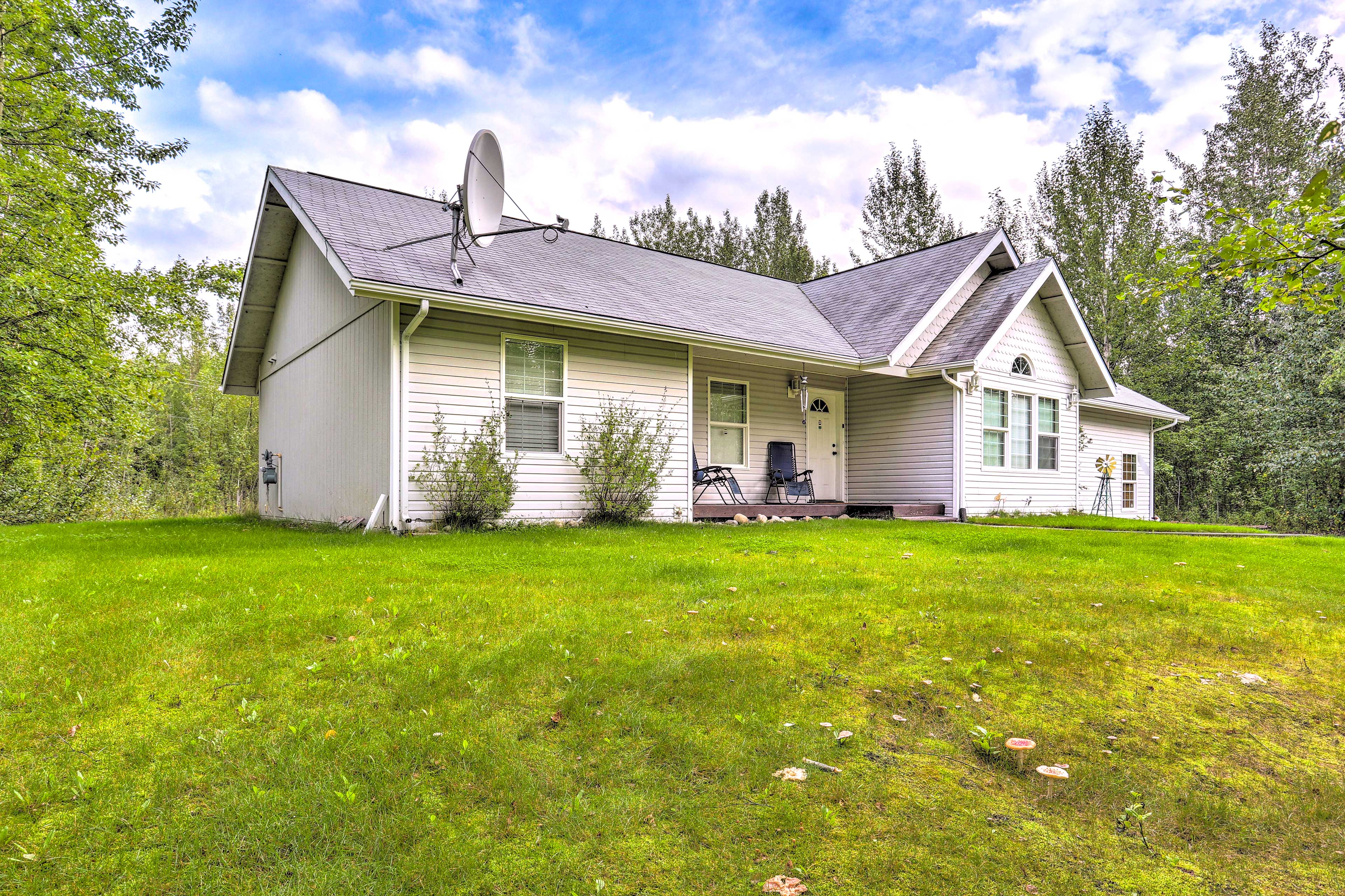 Property Image 1 - Charming Wasilla Retreat: Walk to Lake Lalen!