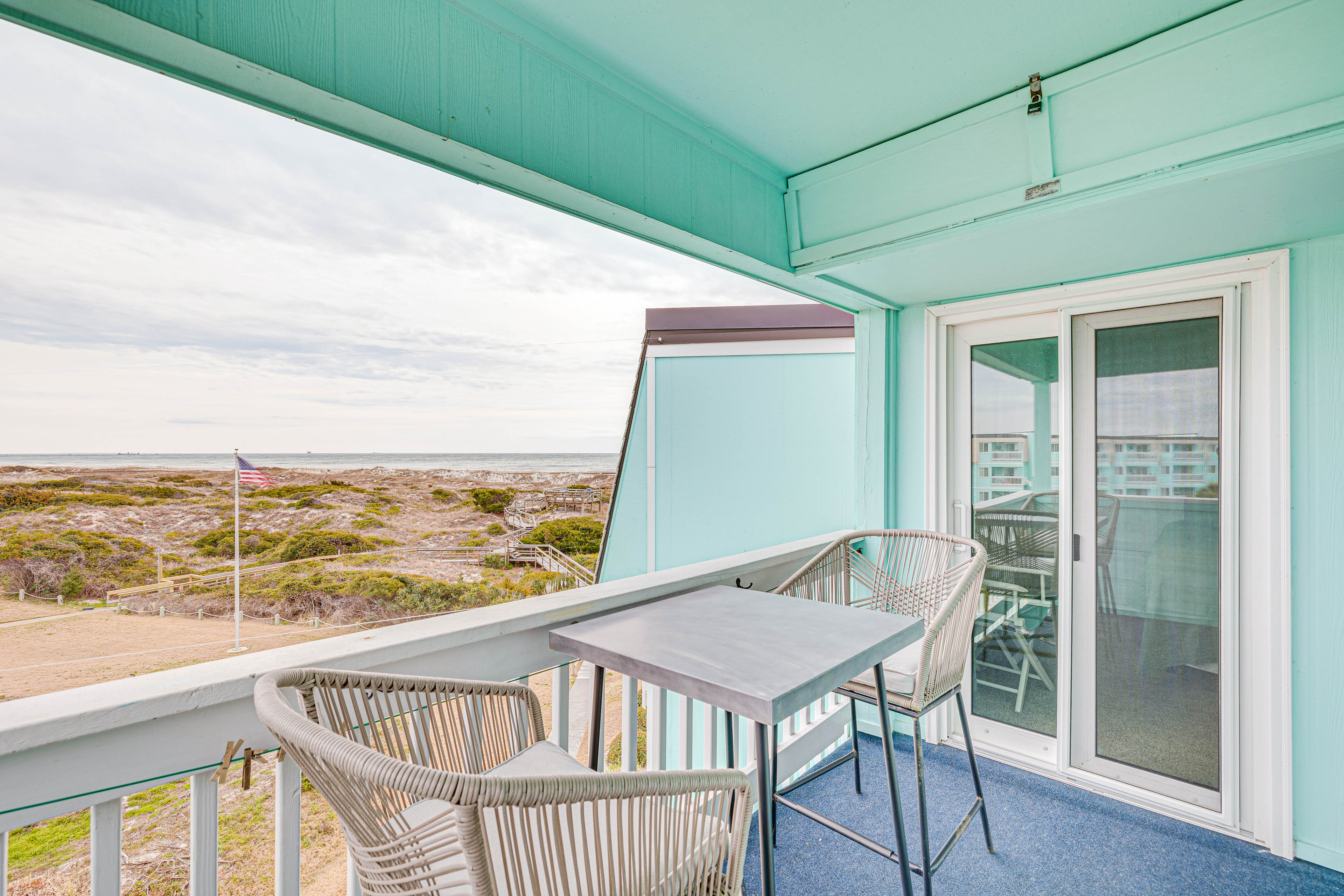 Property Image 1 - Chic Condo w/ Ocean Views & Pool - Walk to Beach!