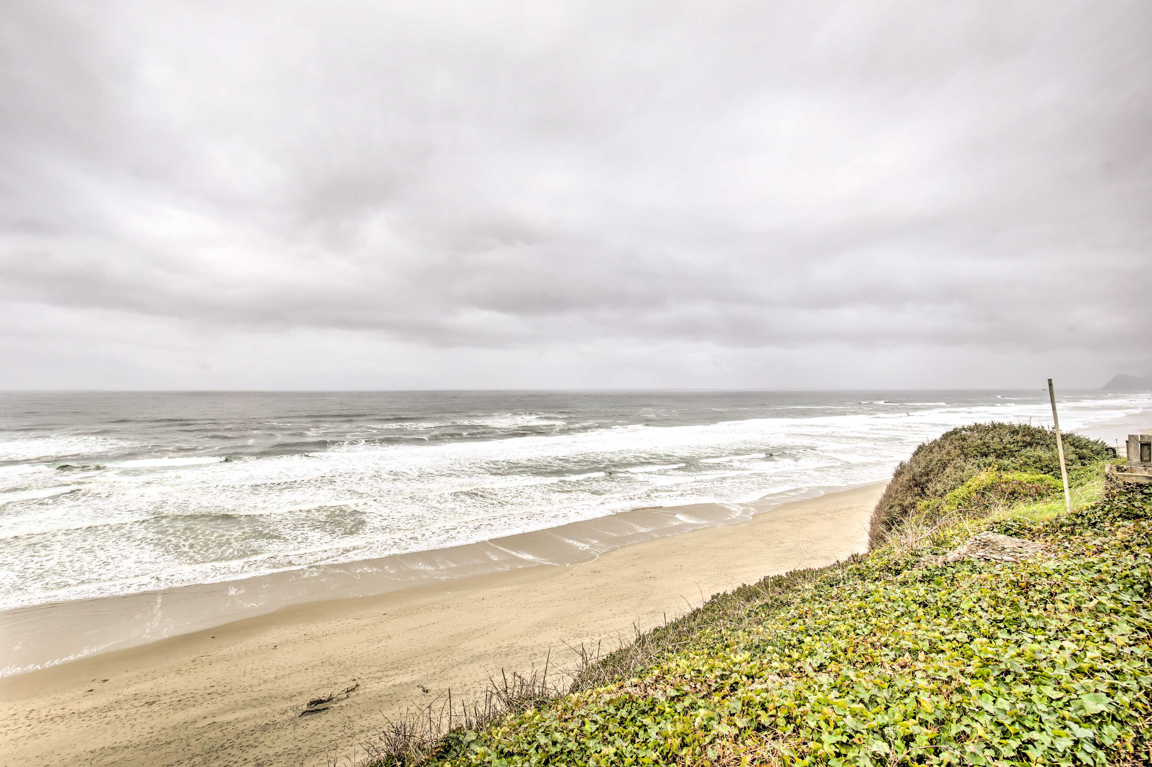 Property Image 2 - Chic Lincoln City Retreat on Oregon Coast