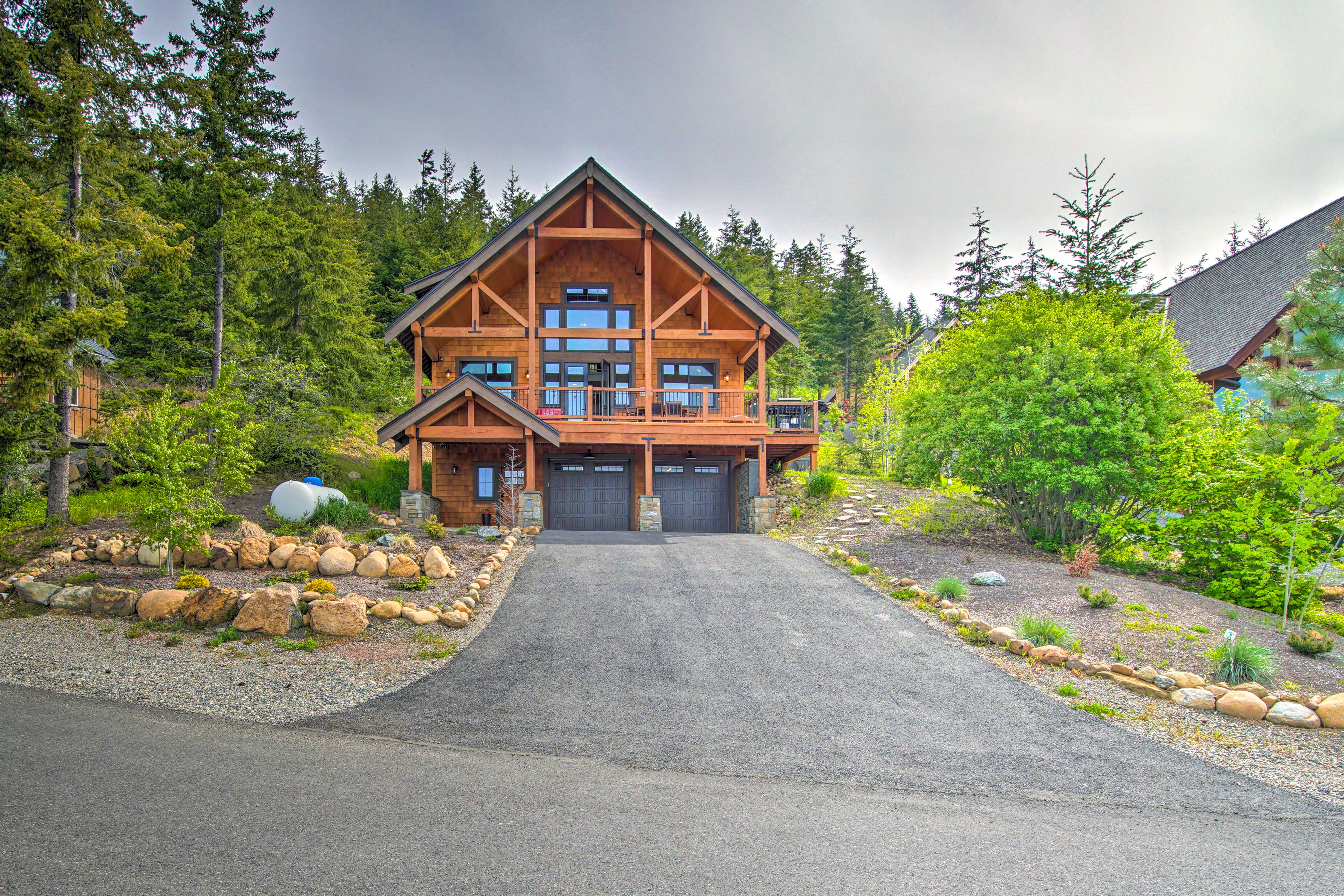 Property Image 2 - Cle Elum Cabin w/ Hot Tub & Breathtaking View