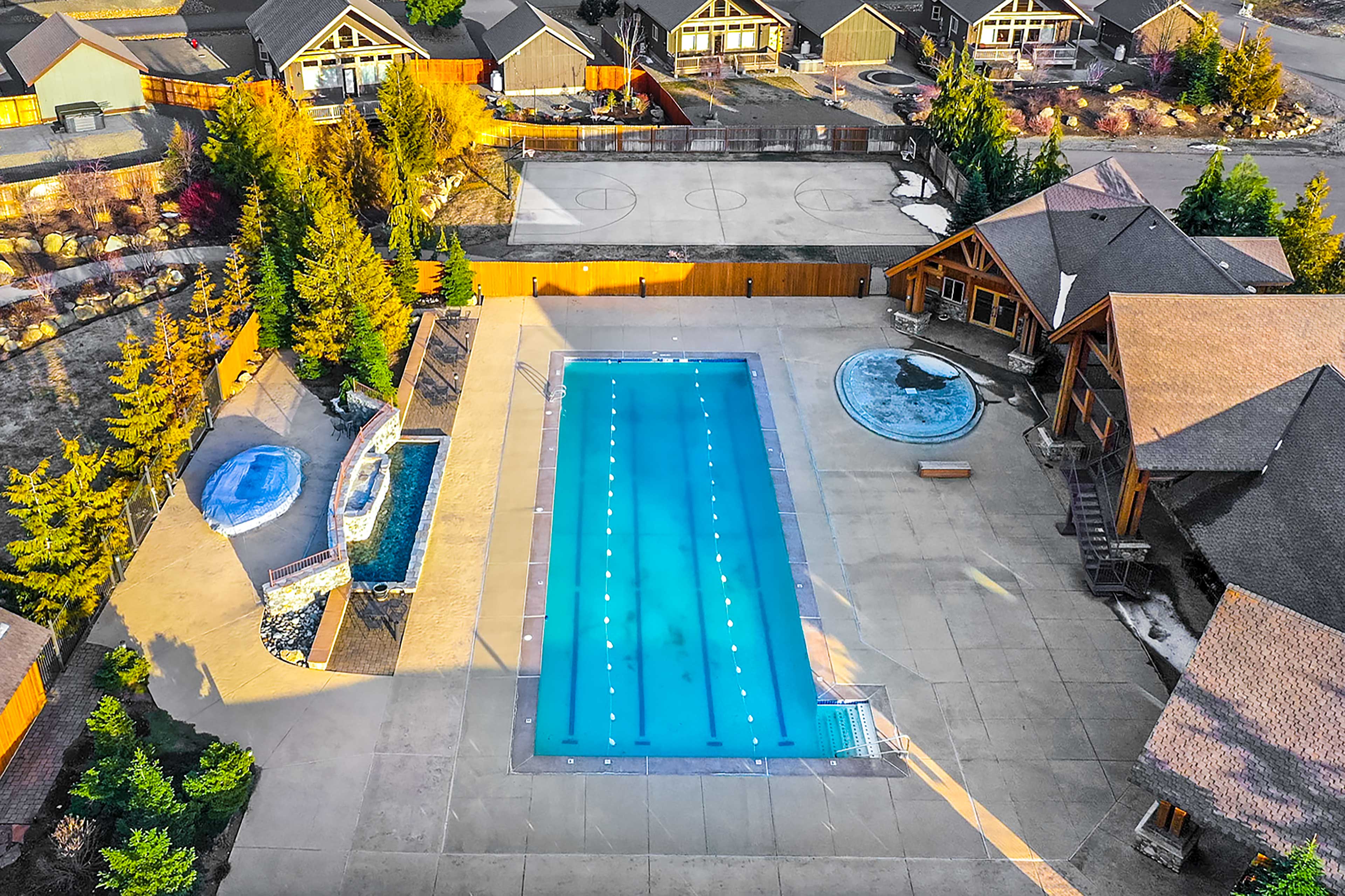 Soak, Night Ski & Explore! Cle Elum Mtn-View Cabin