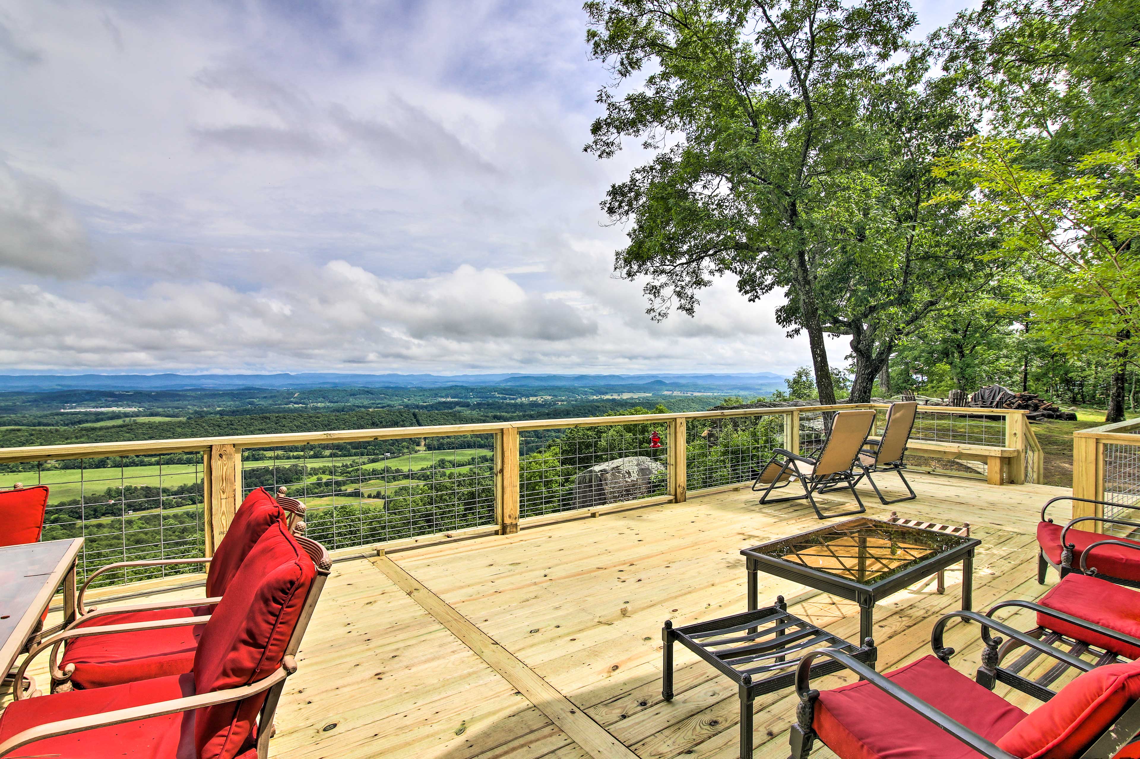 Cloudland Retreat w/ Mountain & Valley Views!