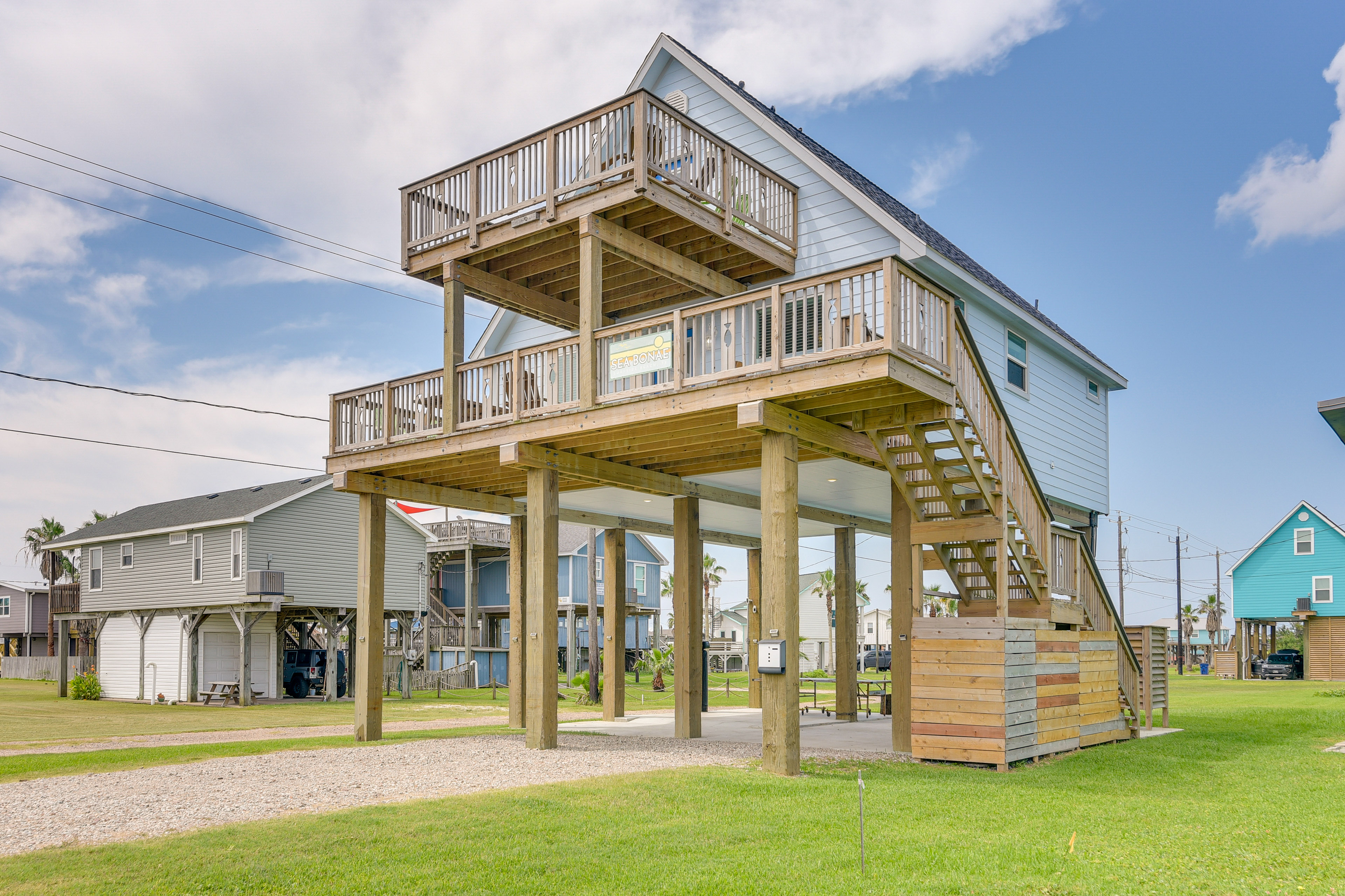 Property Image 2 - Family-Friendly Surfside Beach Home: Walk to Beach