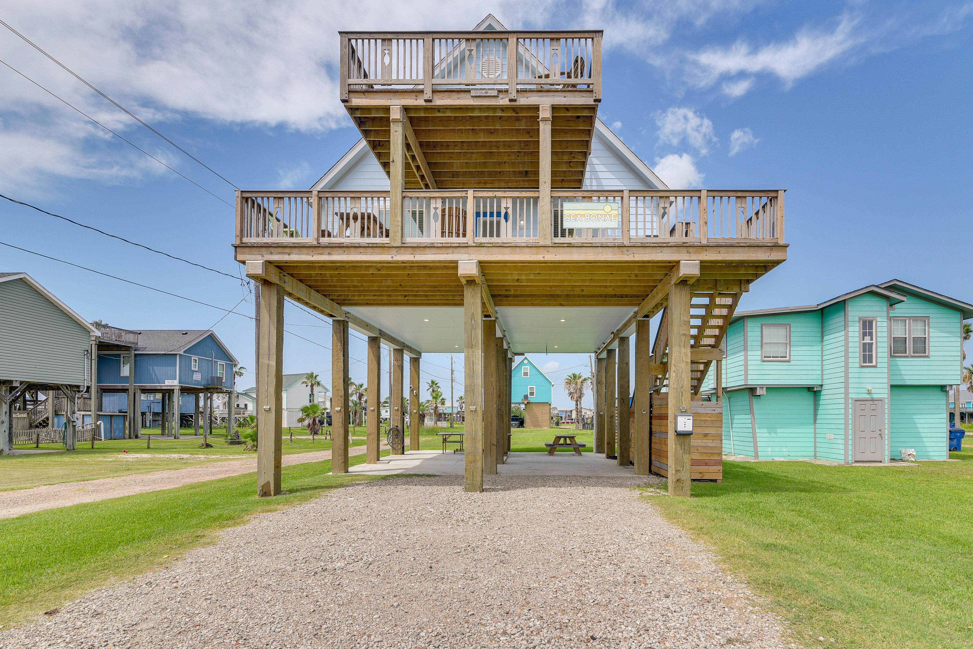 Property Image 2 - Family-Friendly Surfside Beach Home: Walk to Beach