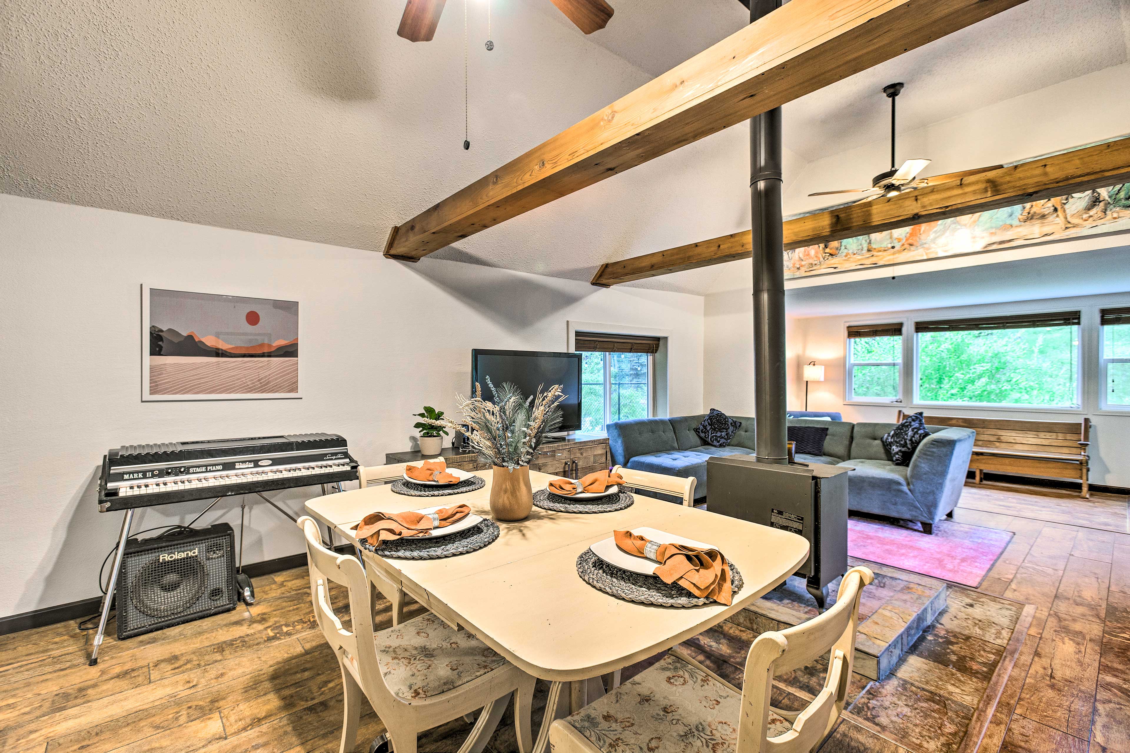 Creekside Morrison Cabin ~ 9 Mi to Red Rocks Park!