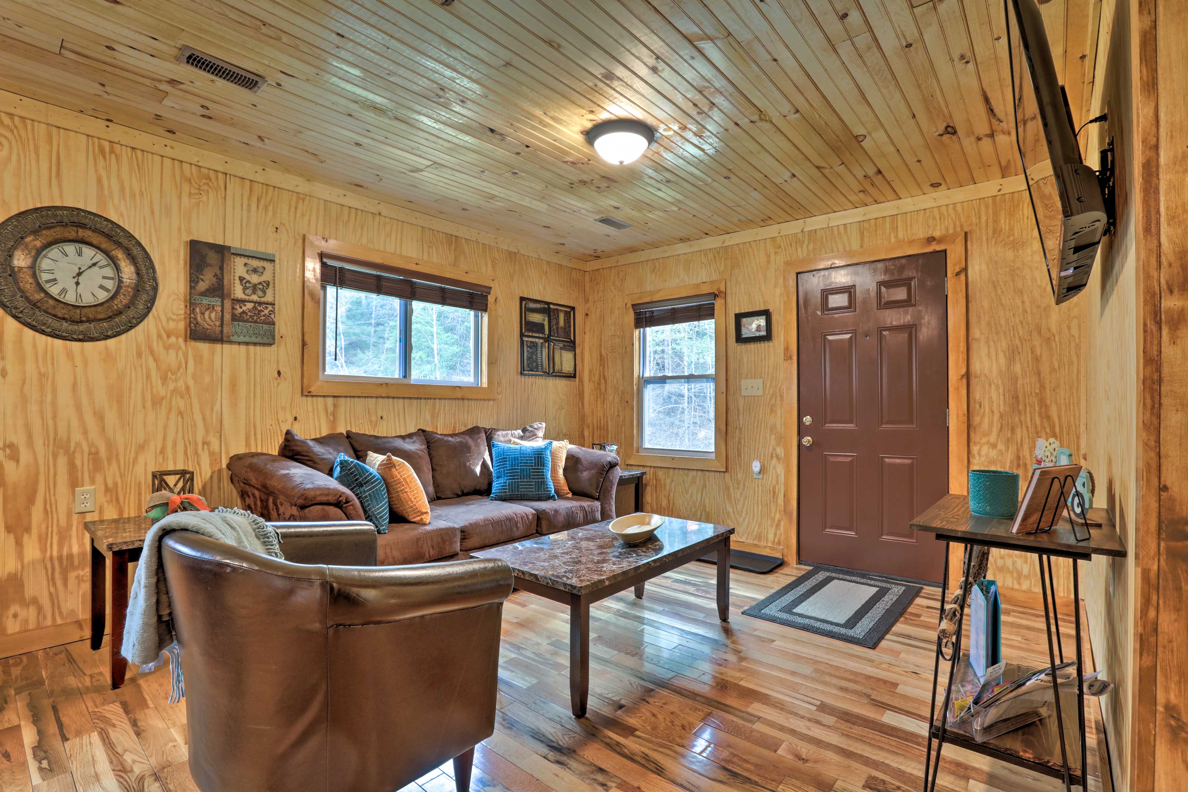 Property Image 1 - Cozy Creekside Cabin ~ 24 Mi to Red River!