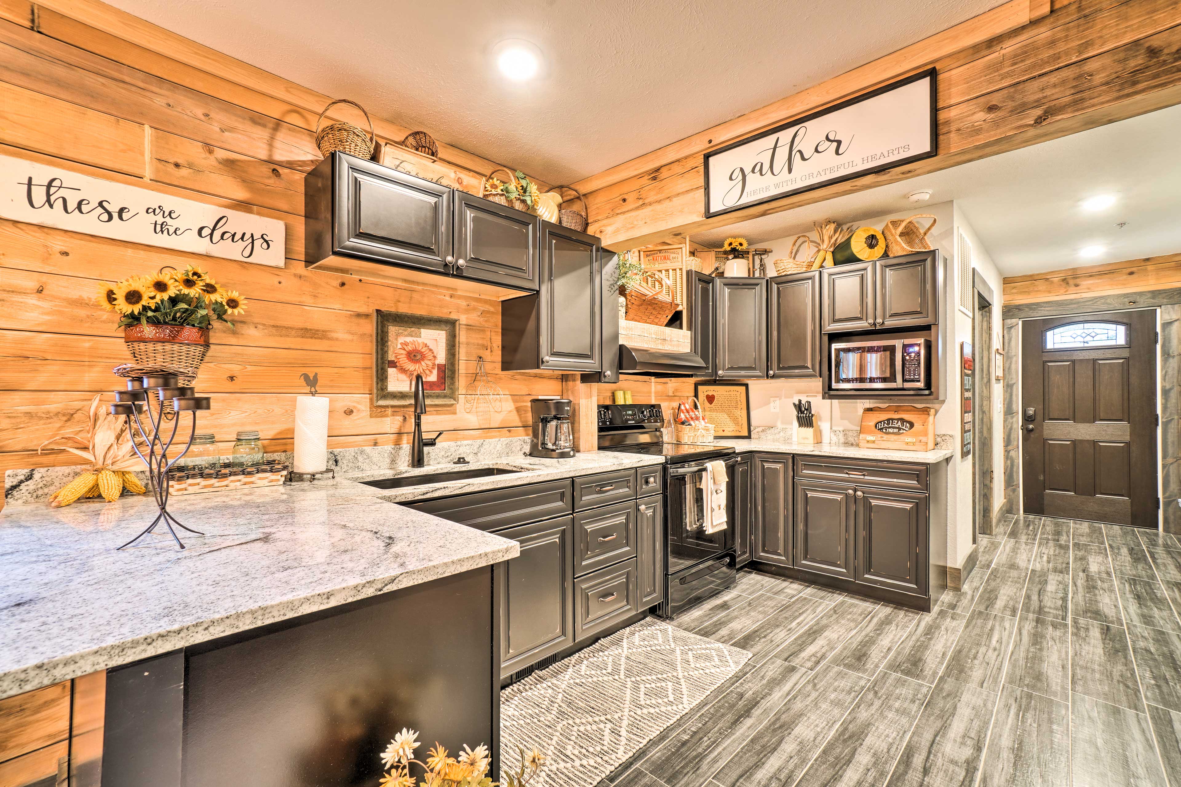 Property Image 2 - Cozy Hollister Cabin: Perfect for Families!