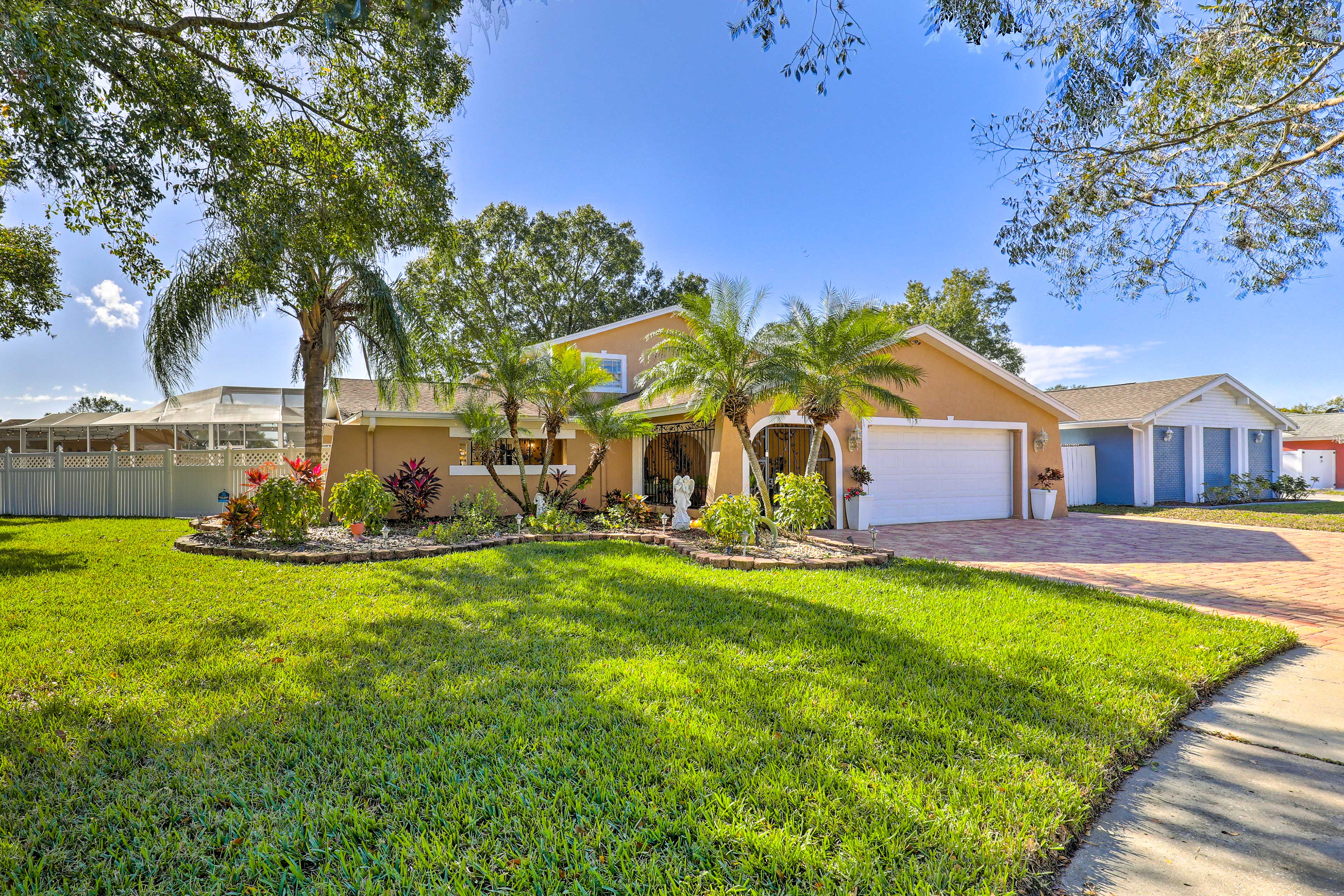 Property Image 1 - Cozy Home in Heart of Tampa w/ Lanai & Pool!