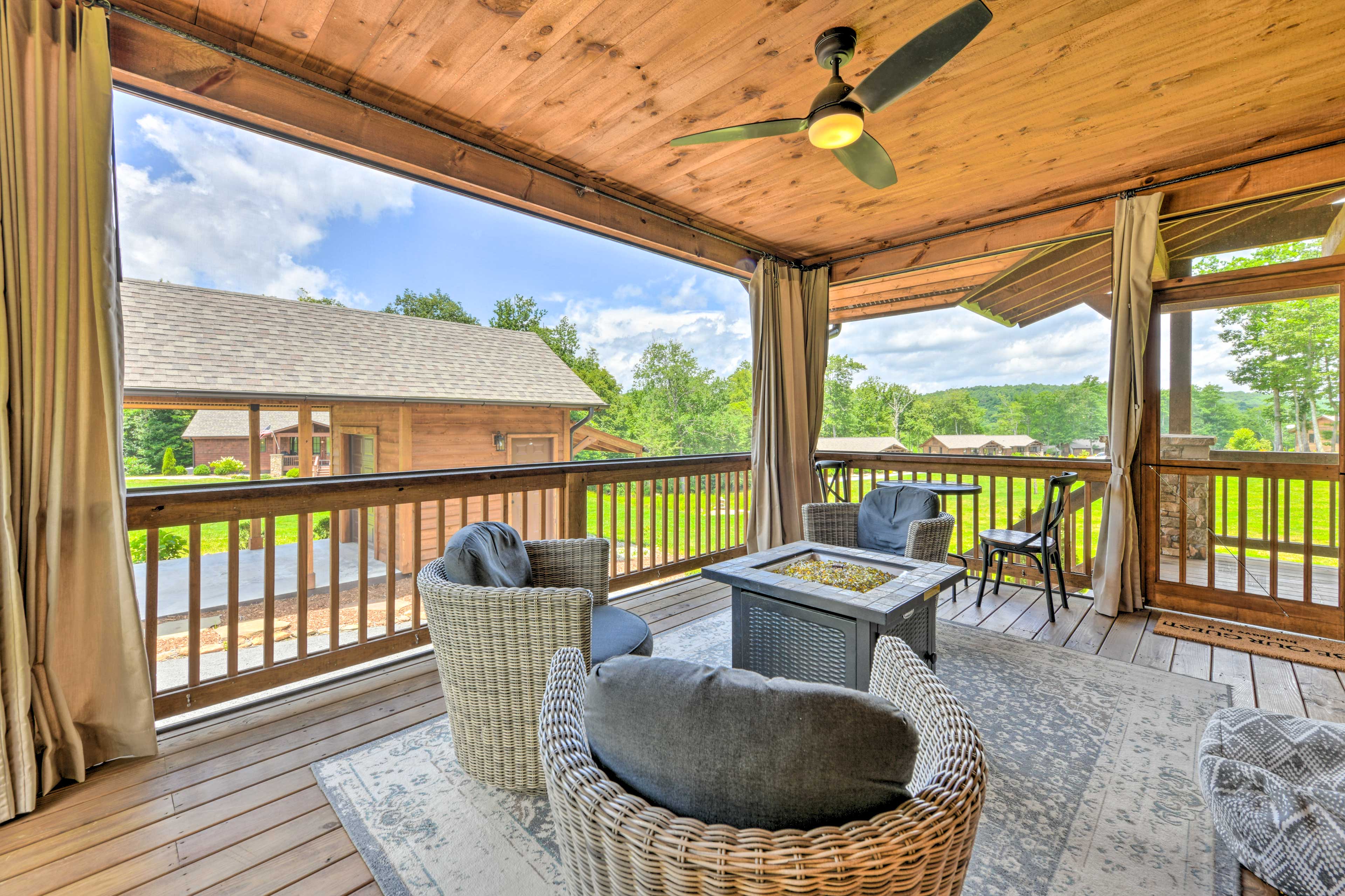 Property Image 1 - Cozy Mountain Cottage in Chinquapin Community