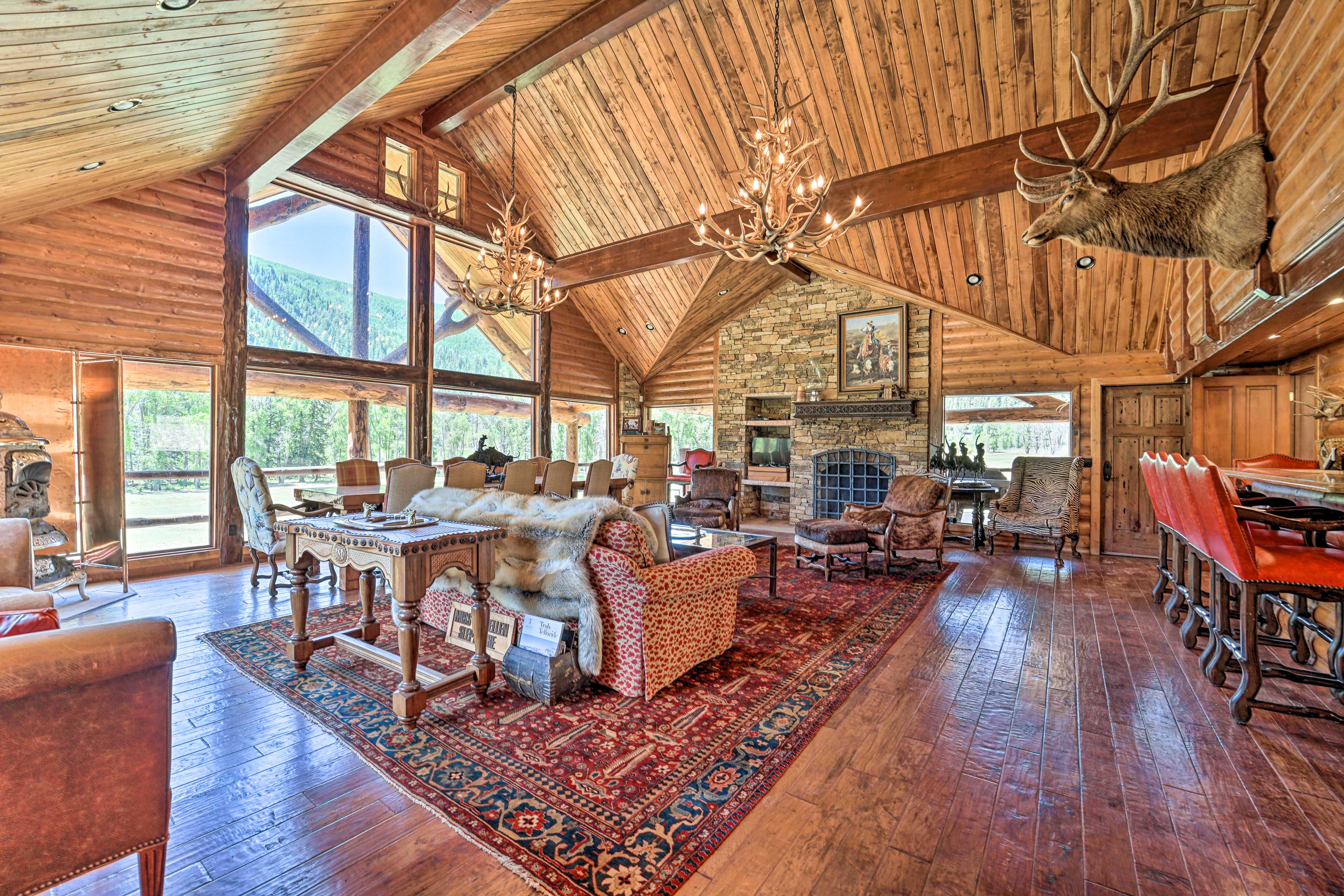 Property Image 1 - Expansive Ranch w/ Views, Hot Tub & Game Room