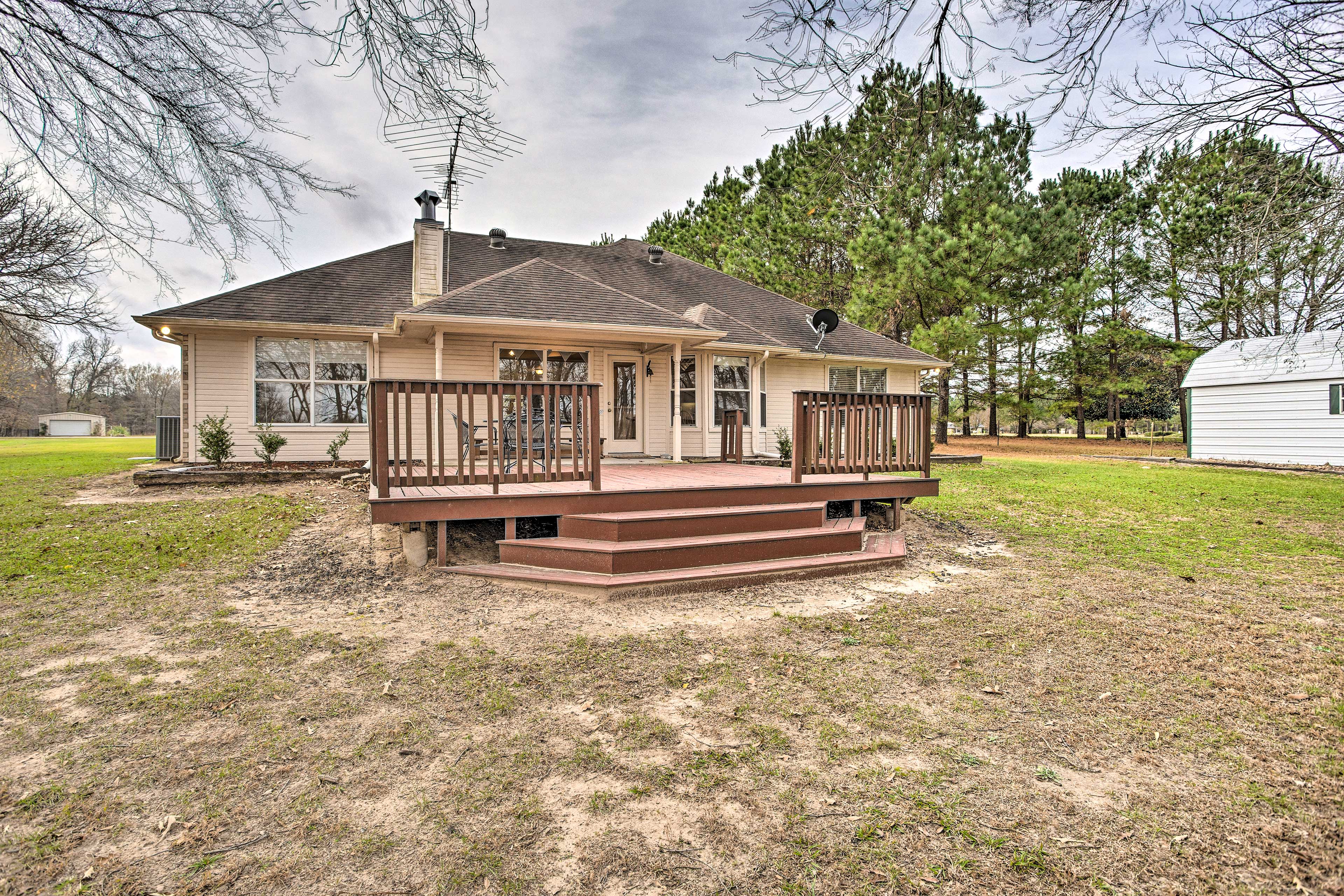 Property Image 1 - Family Alba Home w/ Boat Dock on Lake Fork!